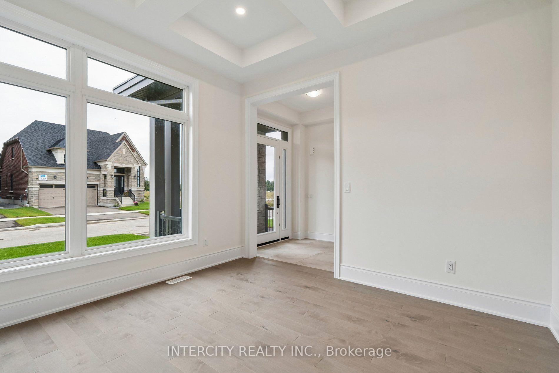 Photo 6 of 17 Garriock Hall Avenue, King, King City — HOMEH
