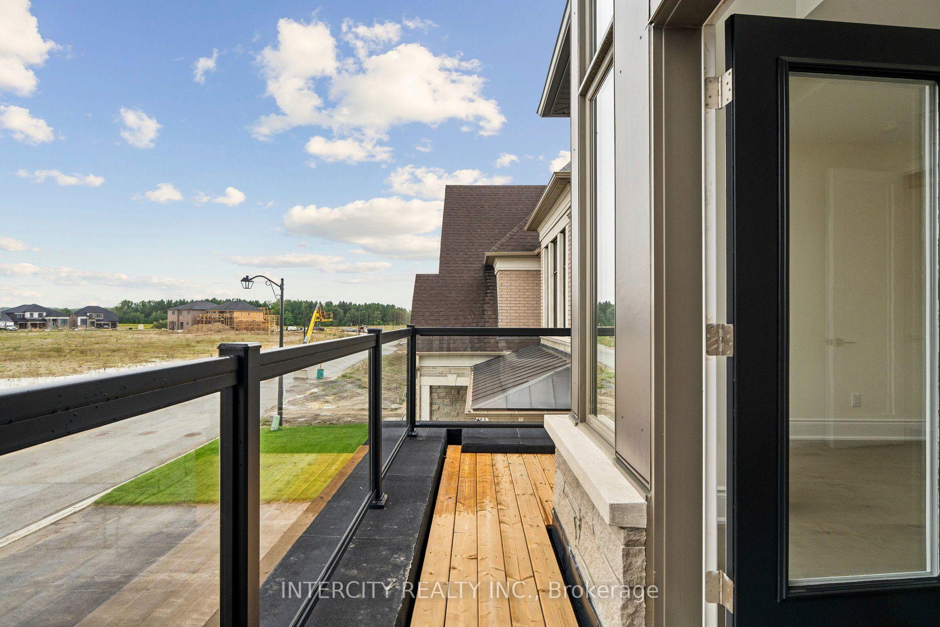 Photo 27 of 17 Garriock Hall Avenue, King, King City — HOMEH