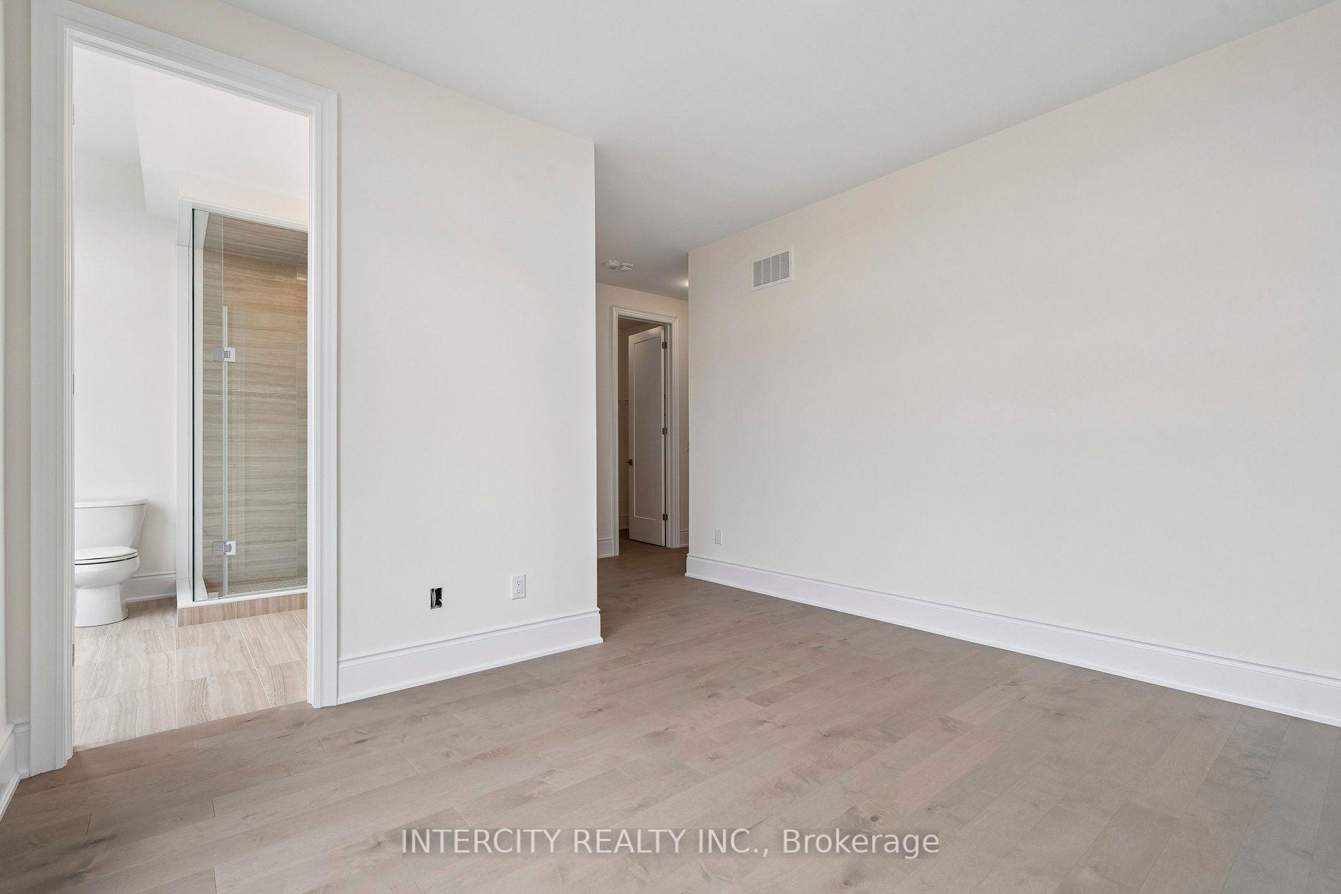 Photo 30 of 17 Garriock Hall Avenue, King, King City — HOMEH