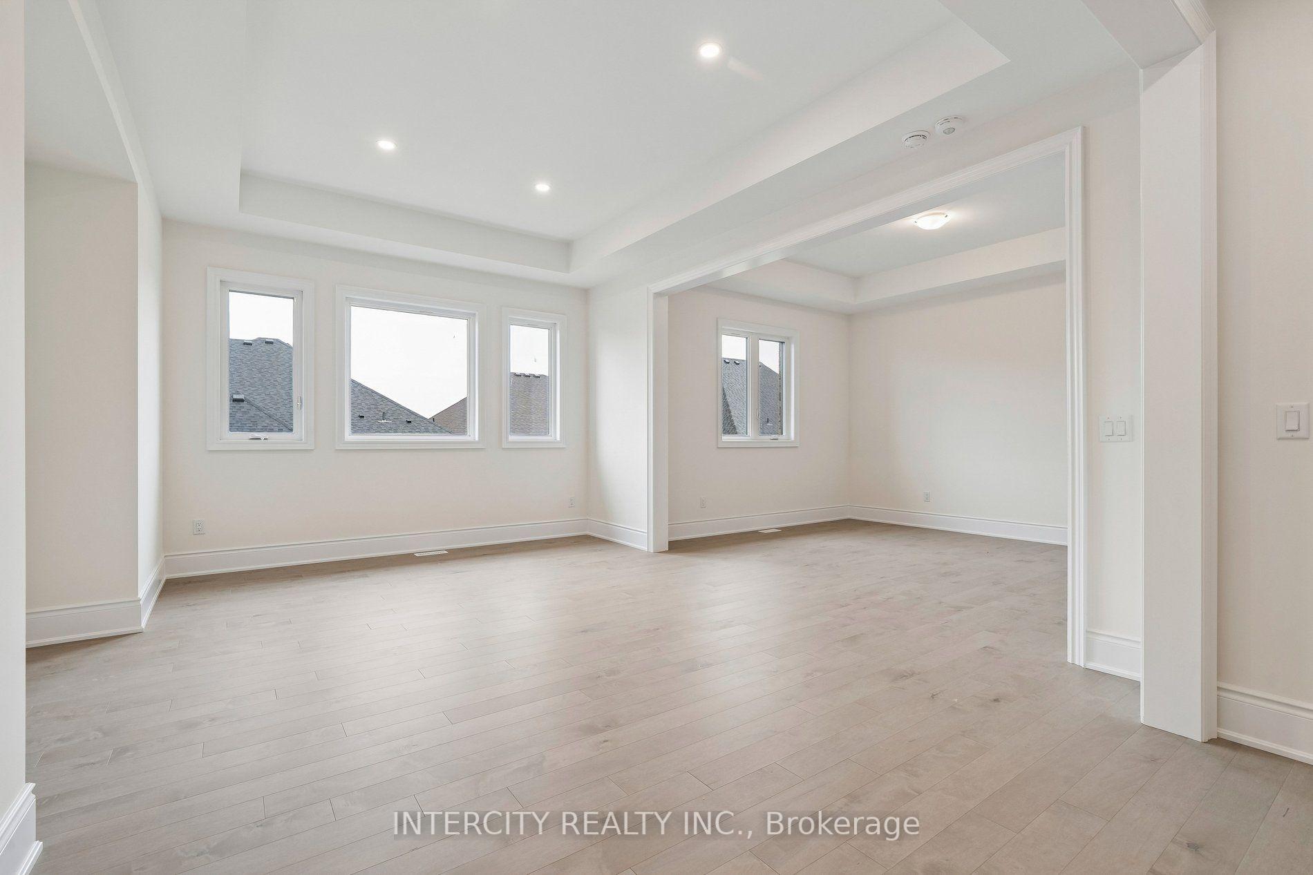 Photo 34 of 17 Garriock Hall Avenue, King, King City — HOMEH