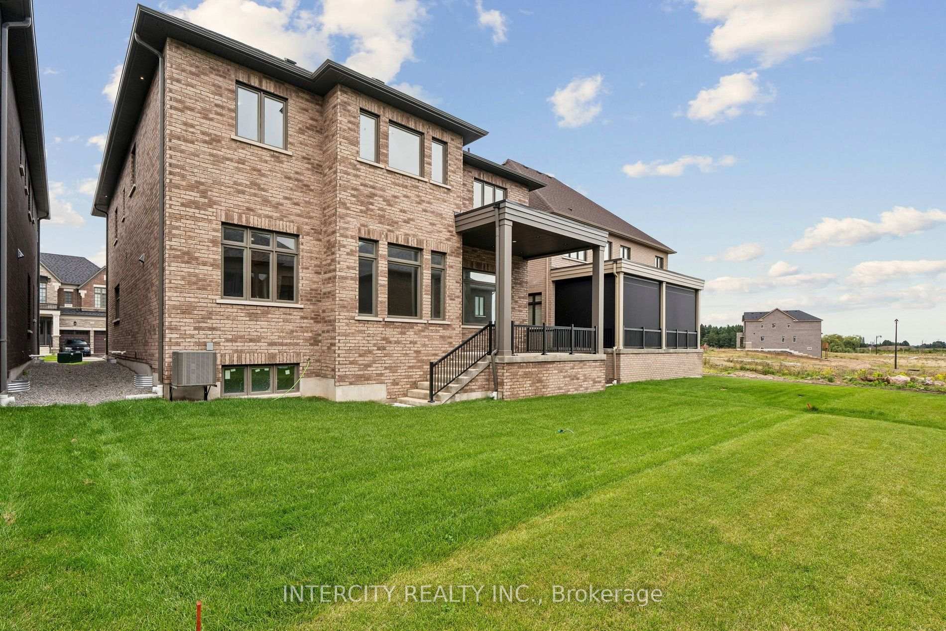 Photo 40 of 17 Garriock Hall Avenue, King, King City — HOMEH