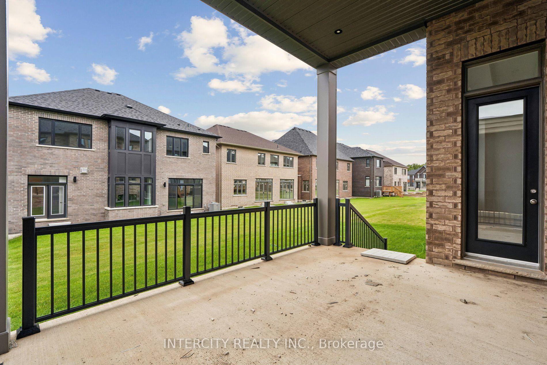 Photo 44 of 17 Garriock Hall Avenue, King, King City — HOMEH