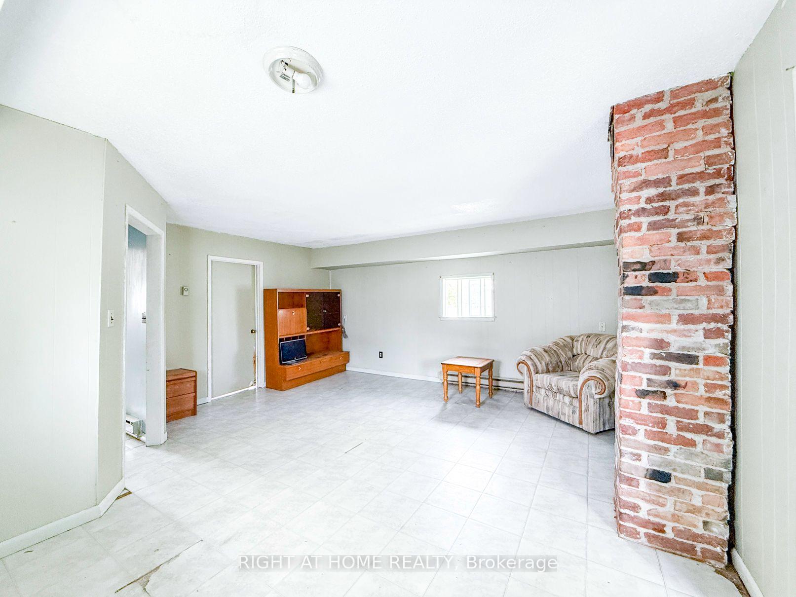 Photo 8 of 3024 Brigden Road, St. Clair — HOMEH