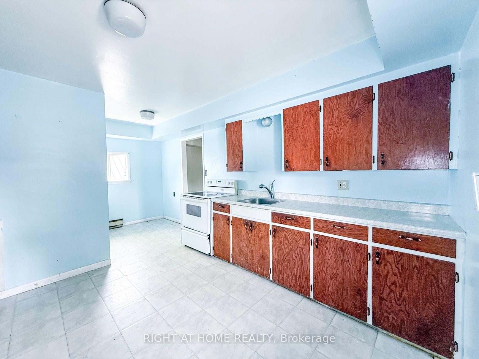 Photo 12 of 3024 Brigden Road, St. Clair — HOMEH