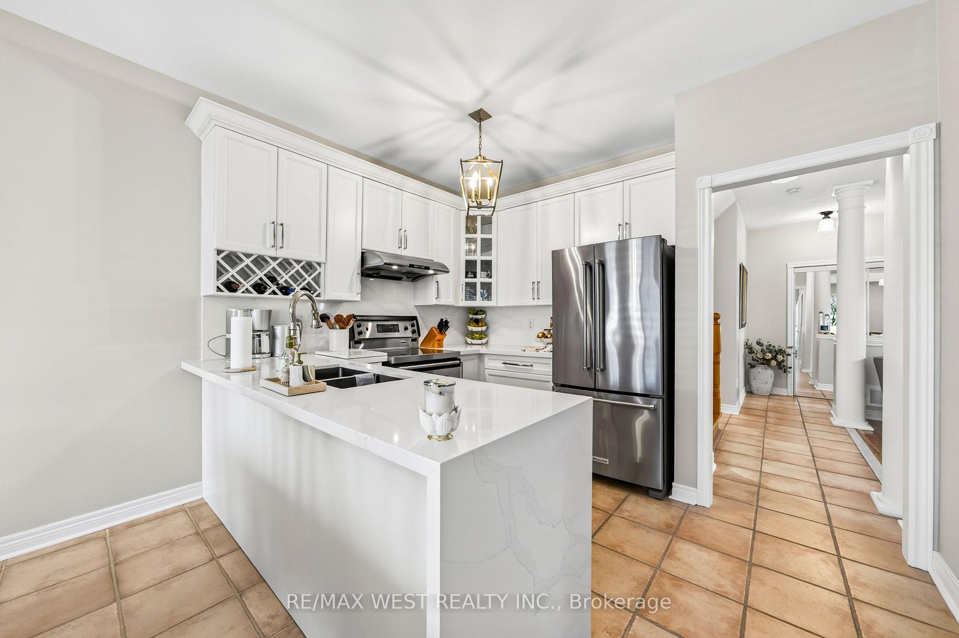 Photo 3 of 40 Sequoia Road, Vaughan, Sonoma Heights — HOMEH