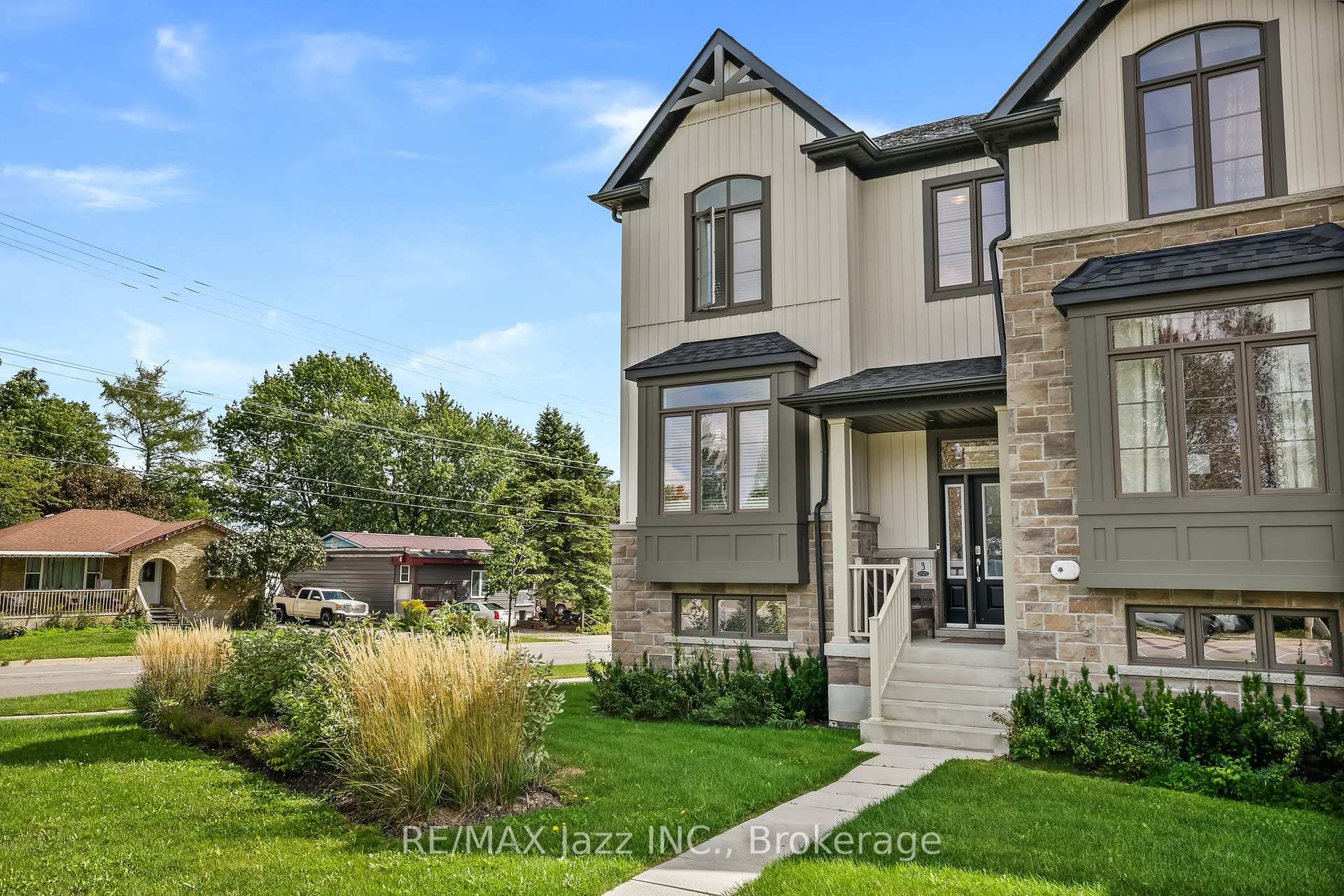 Photo 2 of 3 Shand Lane, Scugog, Port Perry — HOMEH