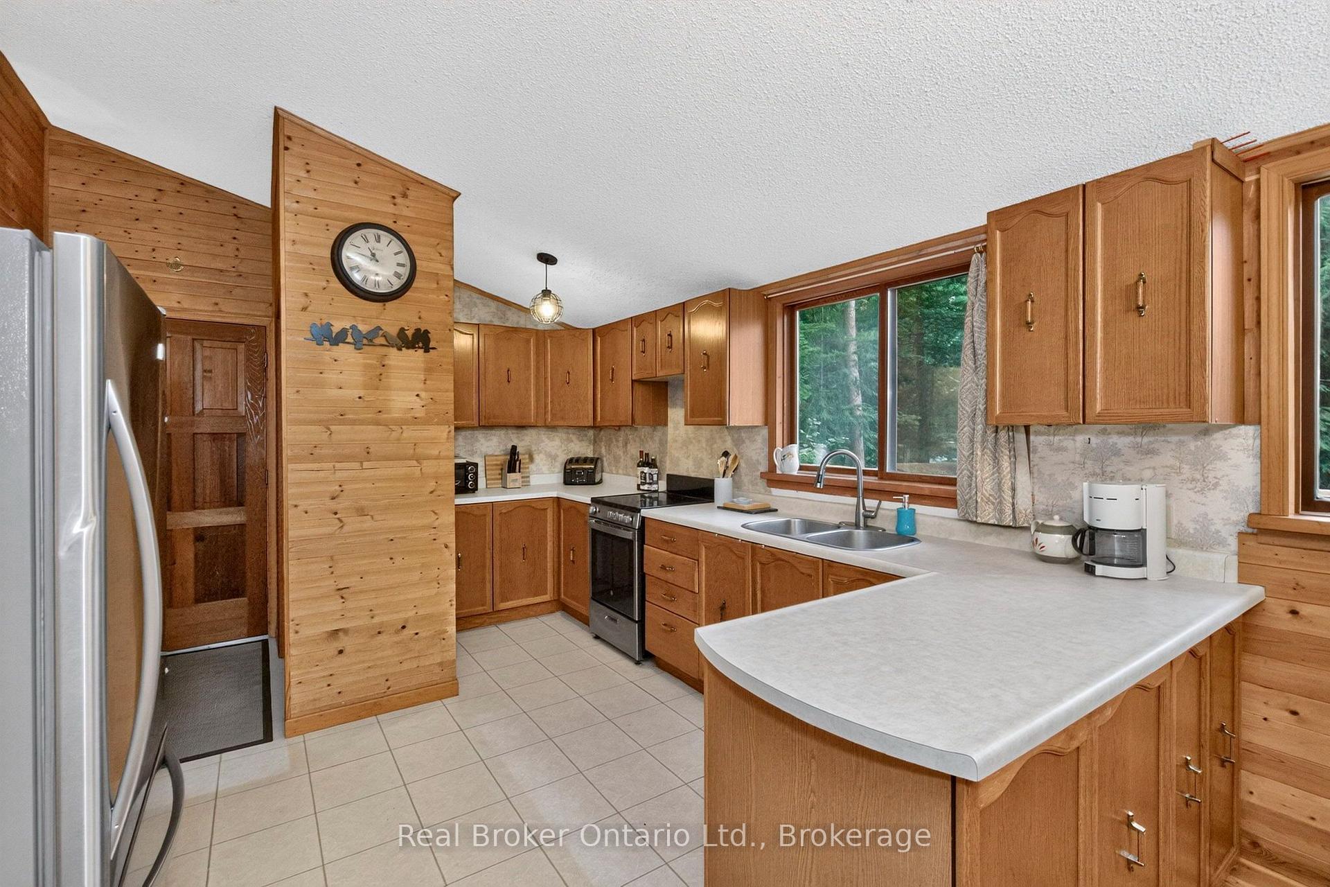 Photo 14 of 24 Fernanne Drive, Tiny, Rural Tiny — HOMEH