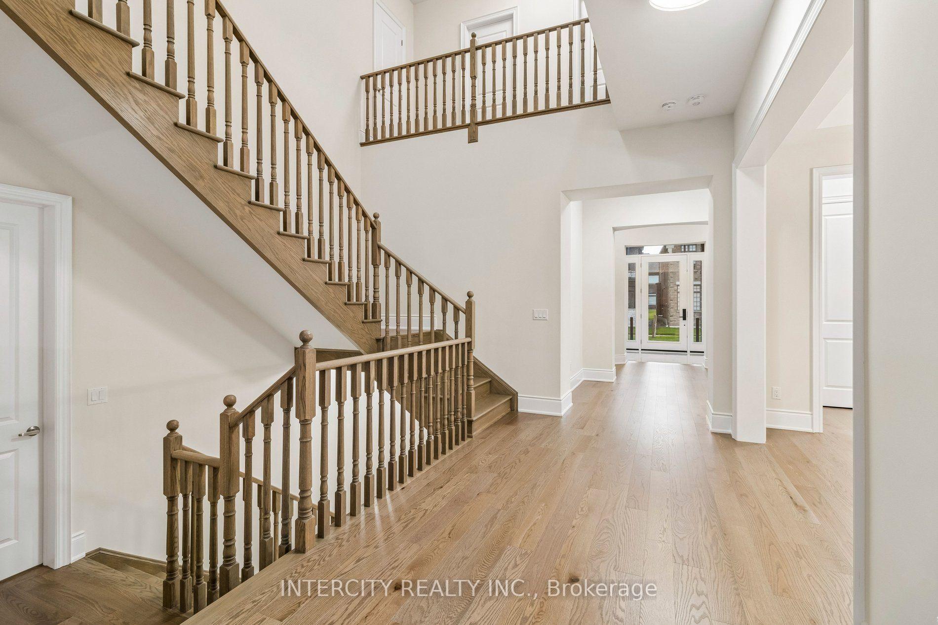 Photo 5 of 15 Garriock Hall Avenue, King, King City — HOMEH