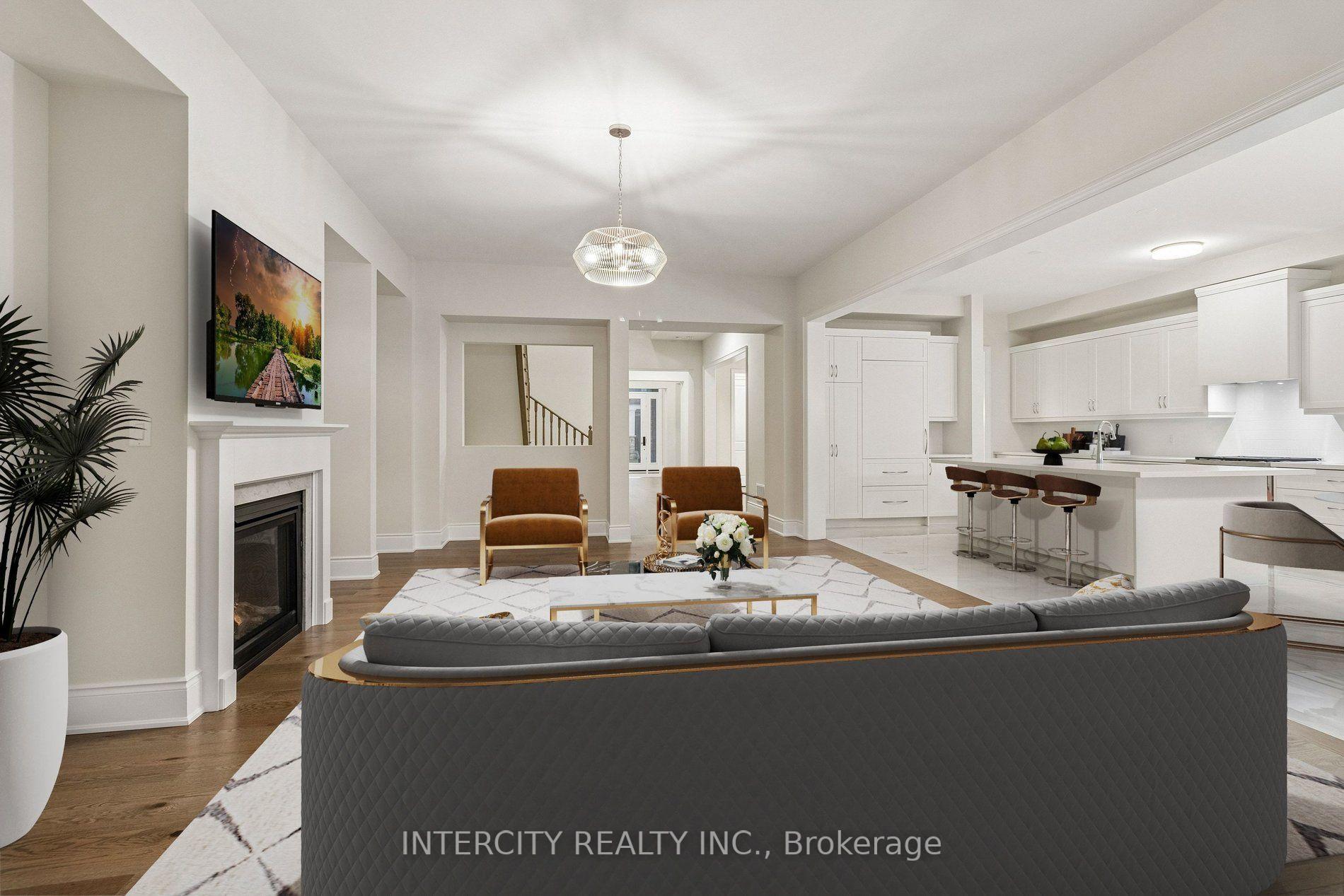 Photo 10 of 15 Garriock Hall Avenue, King, King City — HOMEH