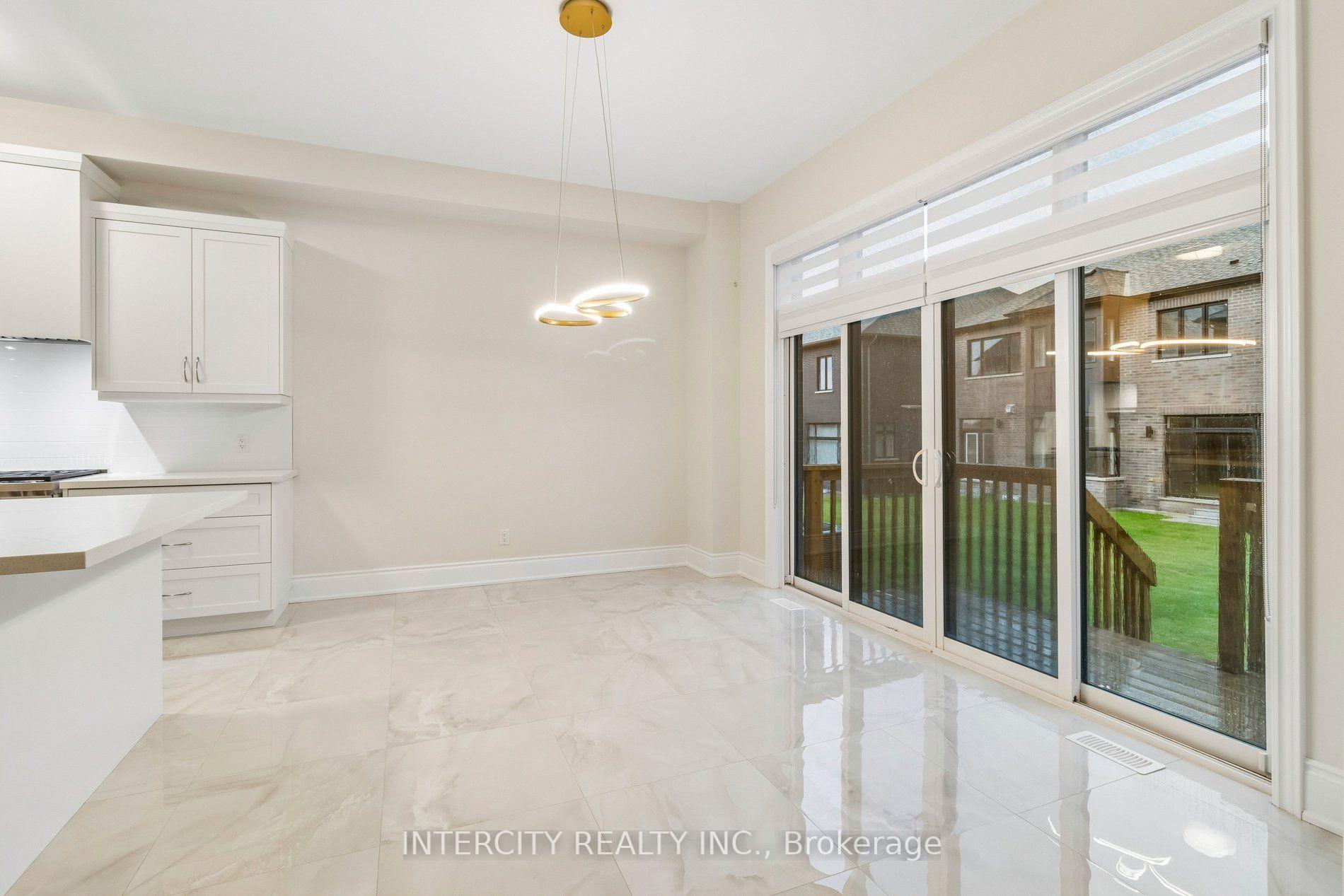 Photo 13 of 15 Garriock Hall Avenue, King, King City — HOMEH