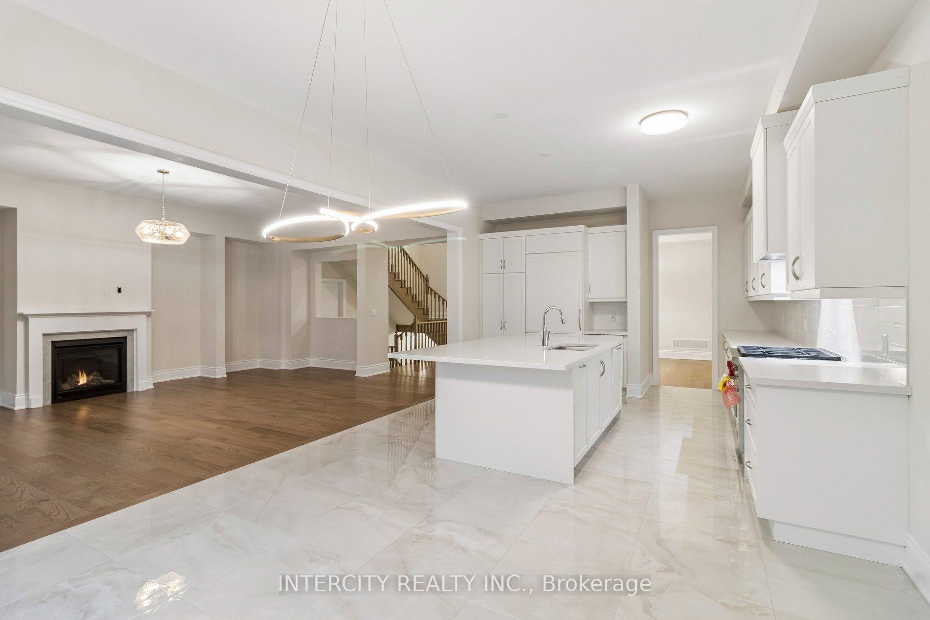 Photo 14 of 15 Garriock Hall Avenue, King, King City — HOMEH