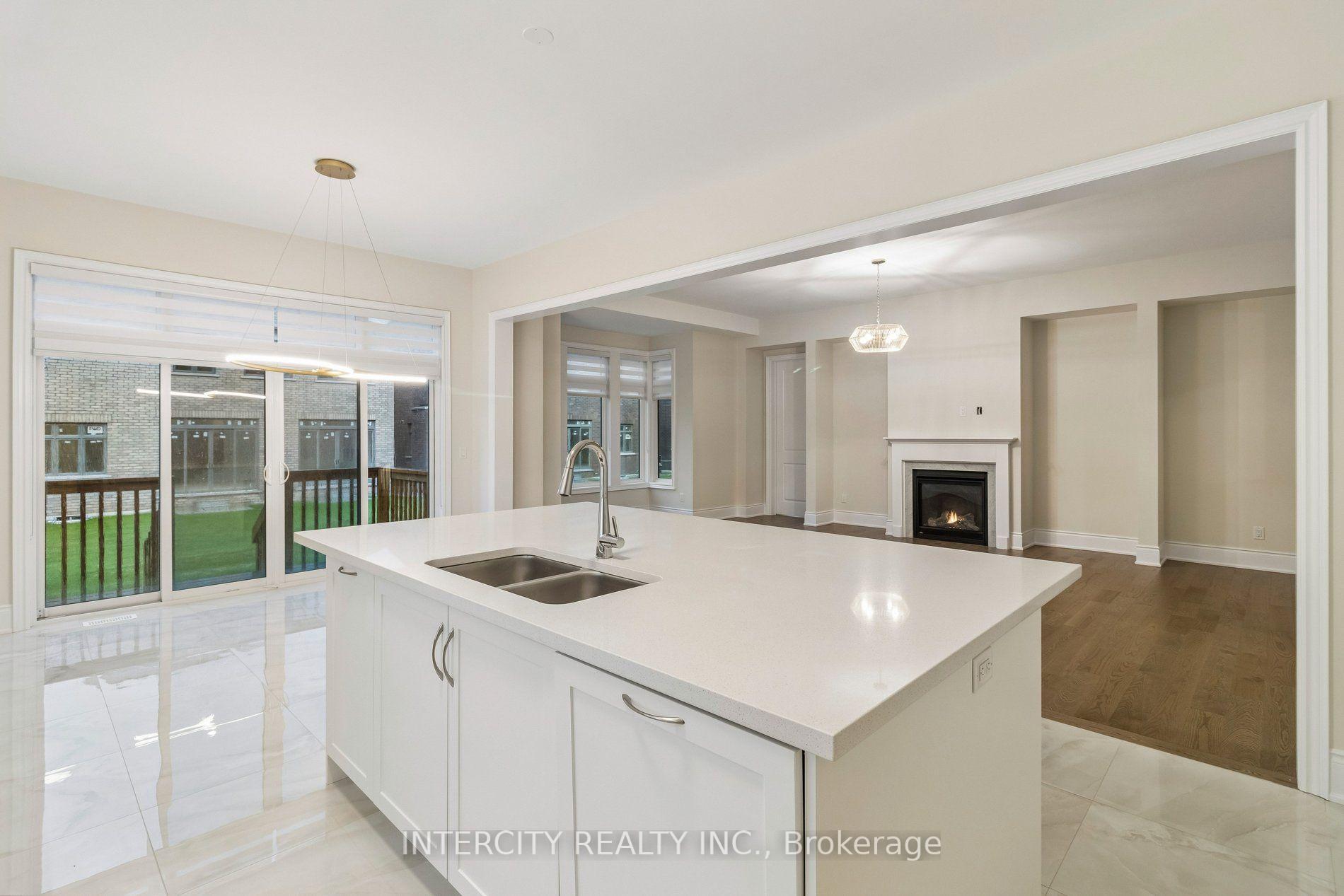 Photo 22 of 15 Garriock Hall Avenue, King, King City — HOMEH
