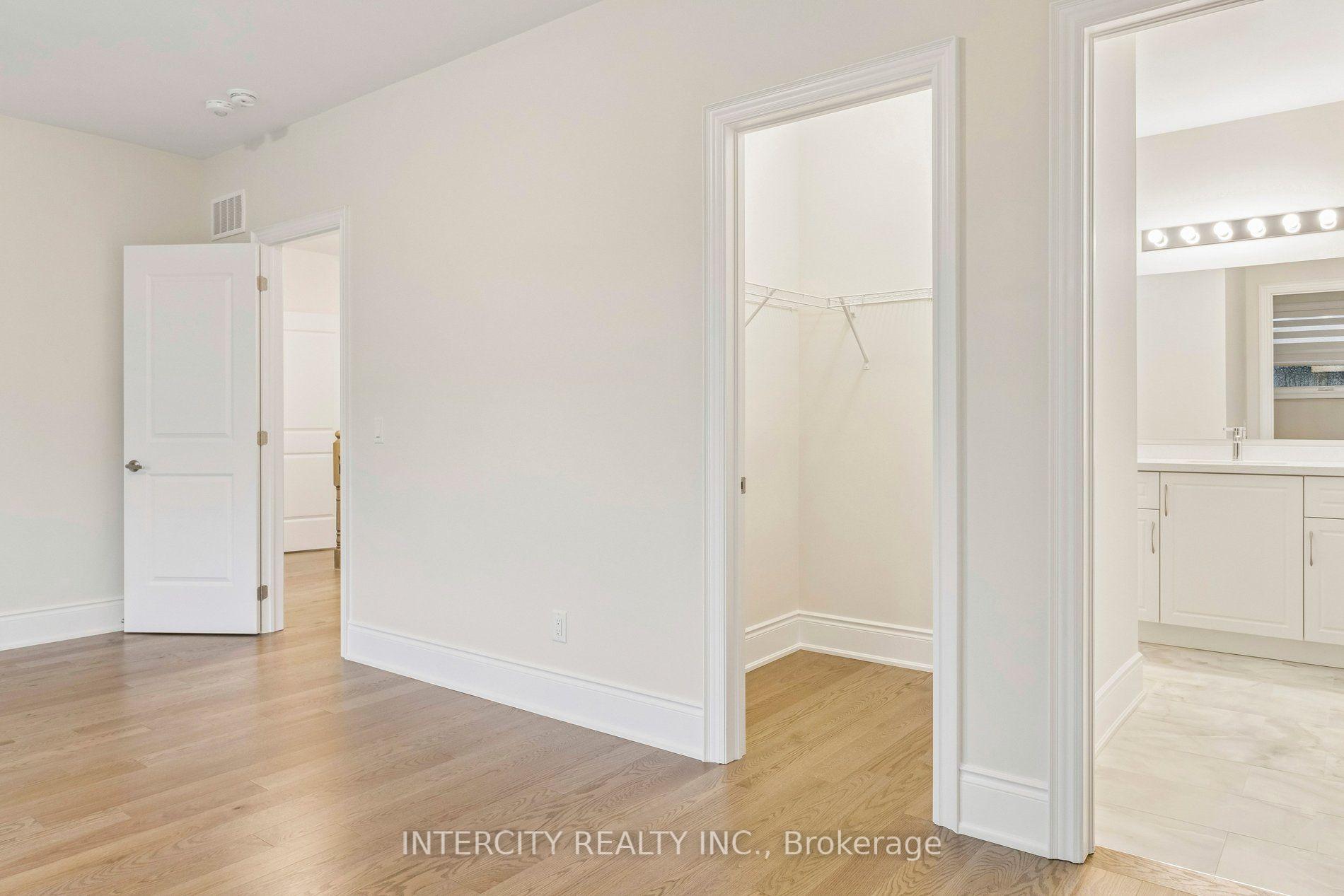 Photo 31 of 15 Garriock Hall Avenue, King, King City — HOMEH