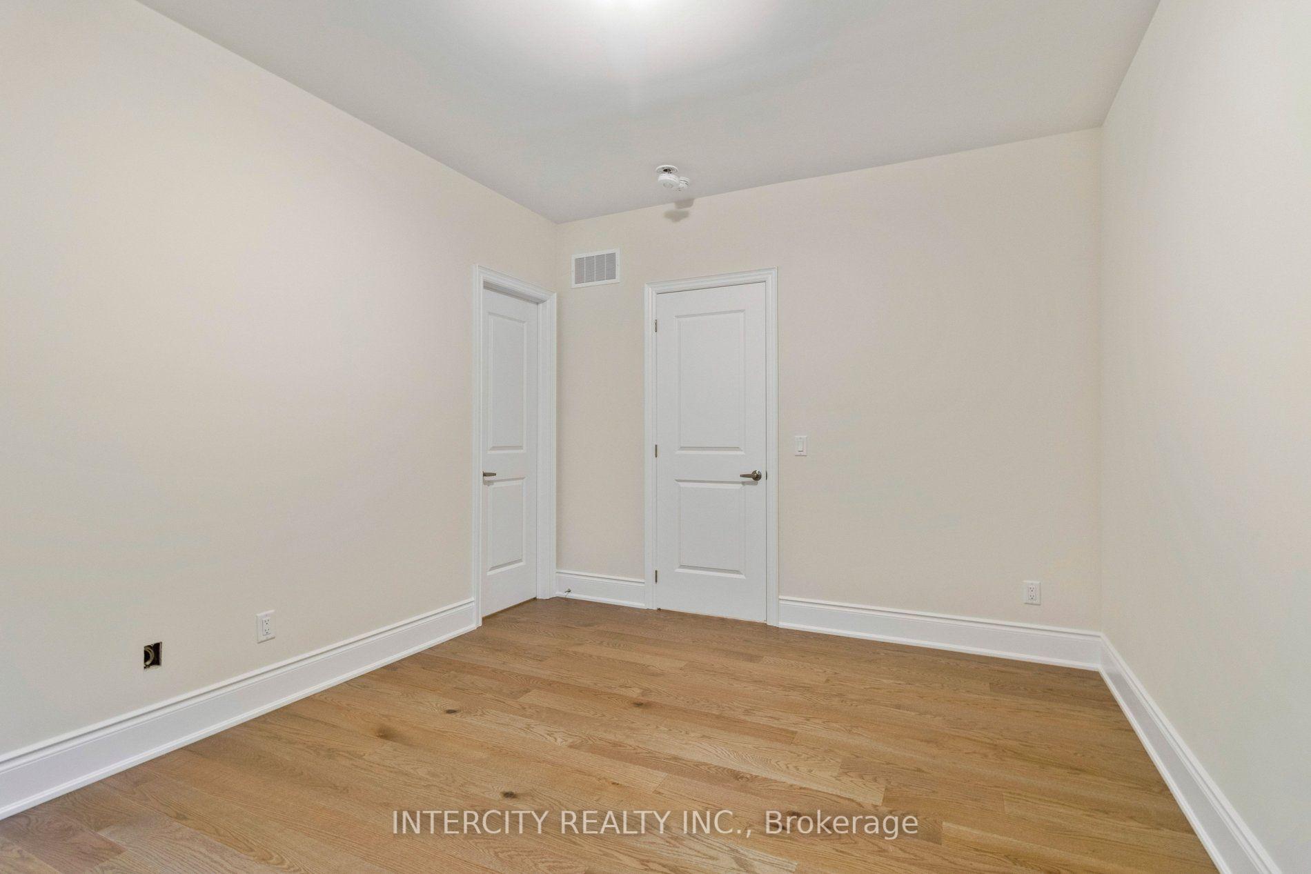 Photo 36 of 15 Garriock Hall Avenue, King, King City — HOMEH