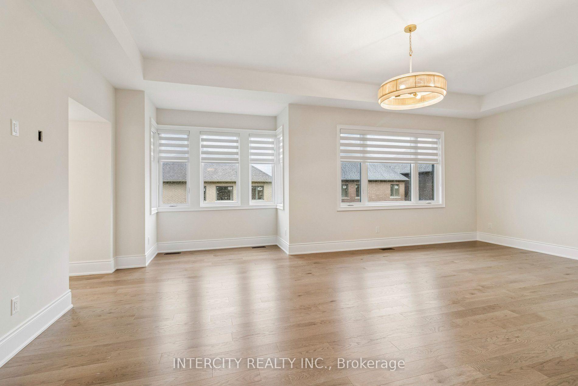 Photo 37 of 15 Garriock Hall Avenue, King, King City — HOMEH