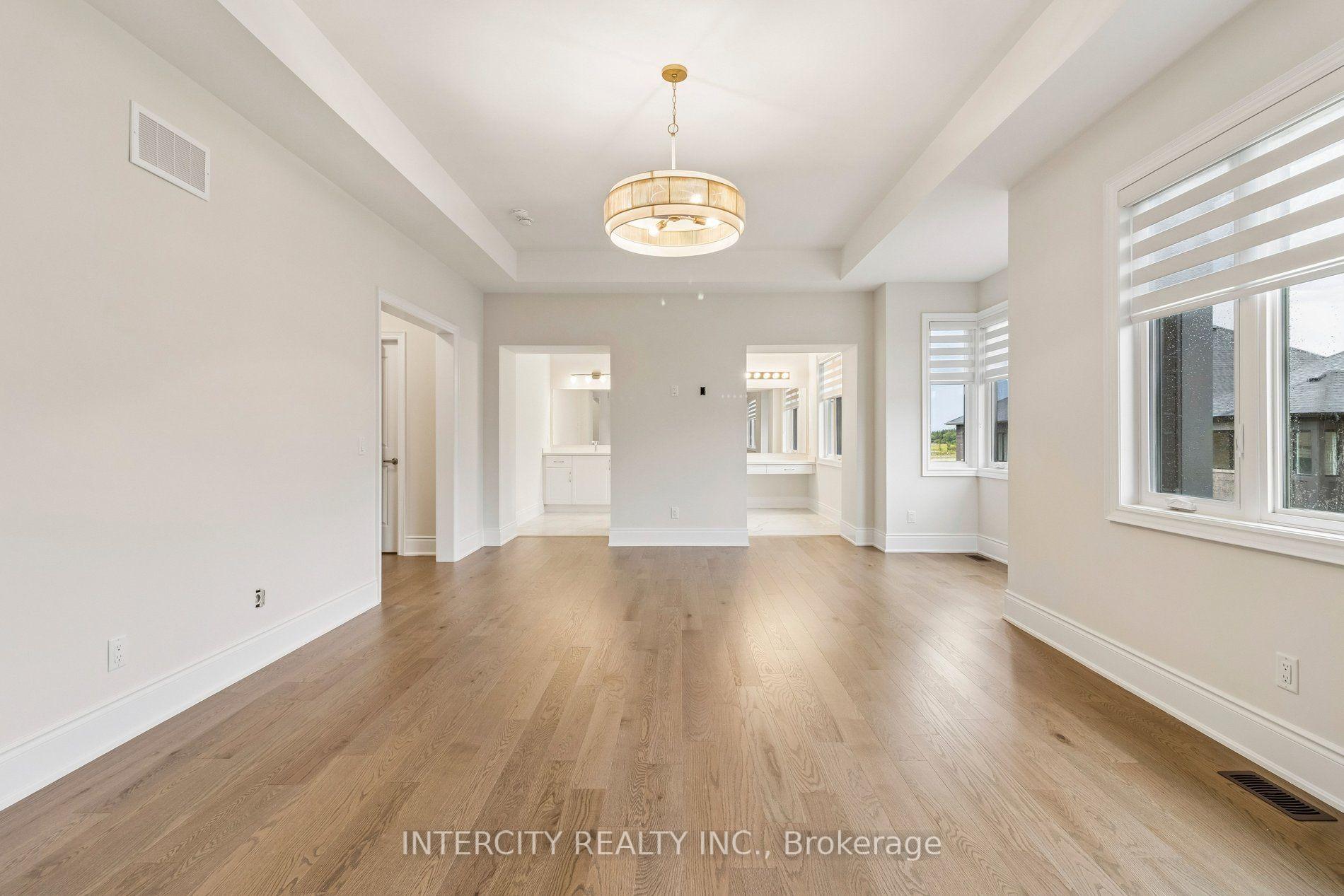 Photo 40 of 15 Garriock Hall Avenue, King, King City — HOMEH