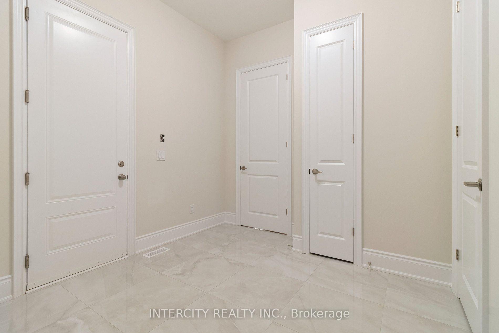 Photo 45 of 15 Garriock Hall Avenue, King, King City — HOMEH