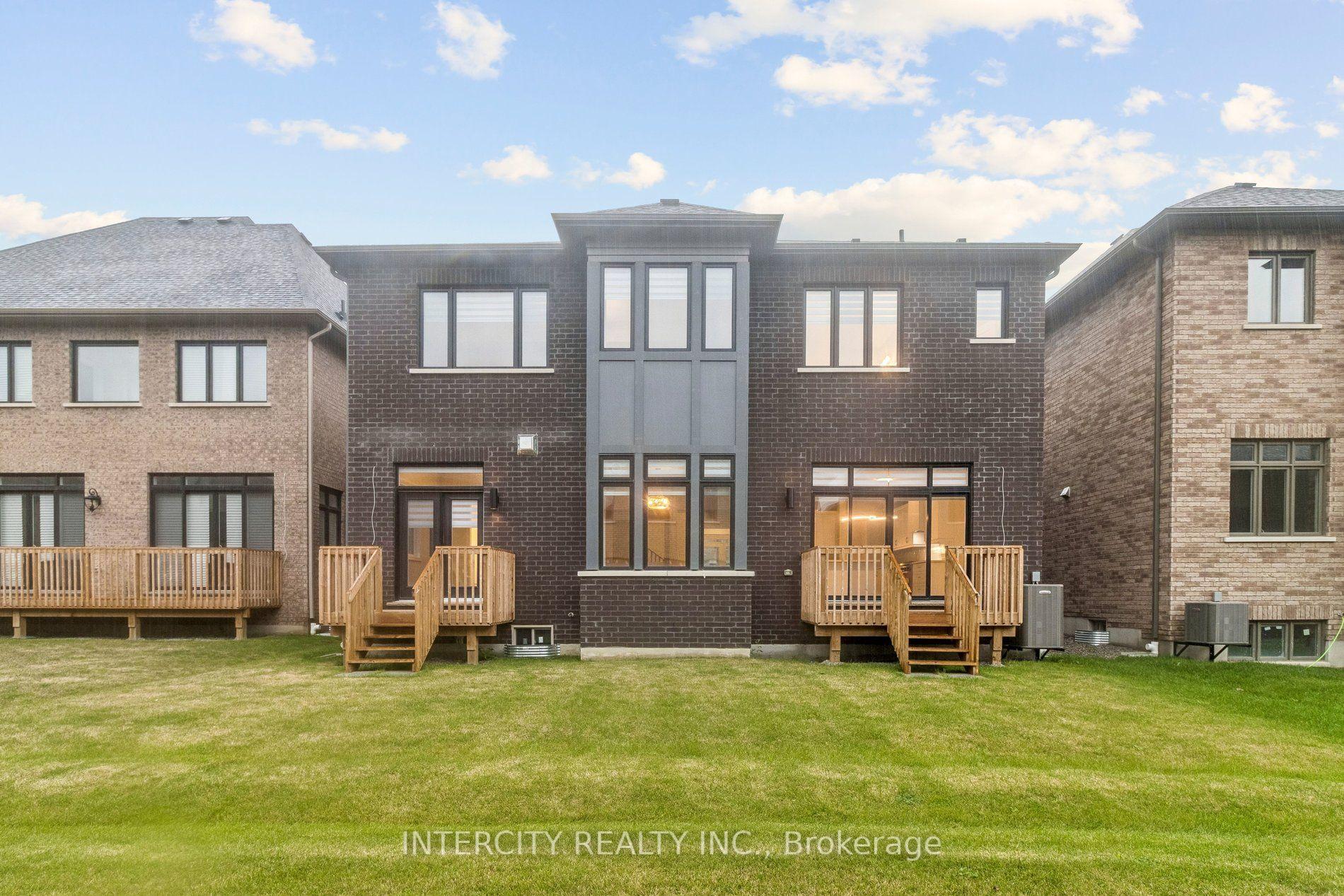 Photo 48 of 15 Garriock Hall Avenue, King, King City — HOMEH