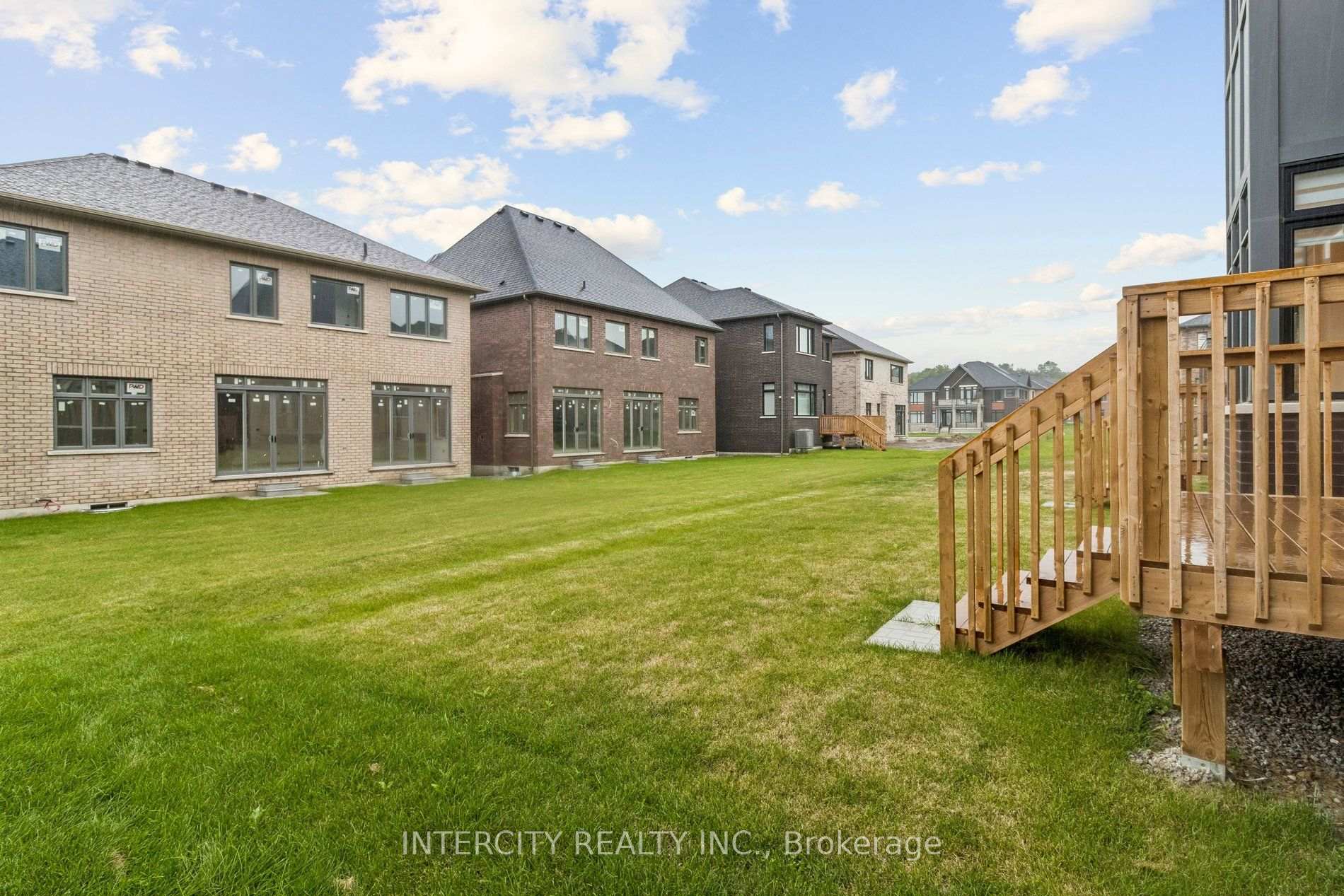 Photo 49 of 15 Garriock Hall Avenue, King, King City — HOMEH