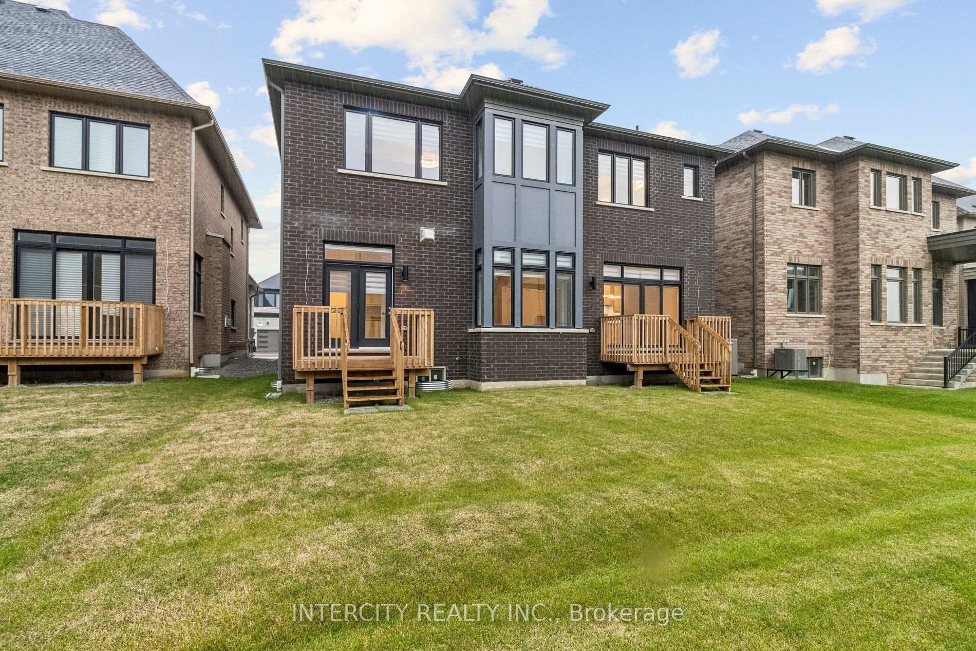 Photo 50 of 15 Garriock Hall Avenue, King, King City — HOMEH