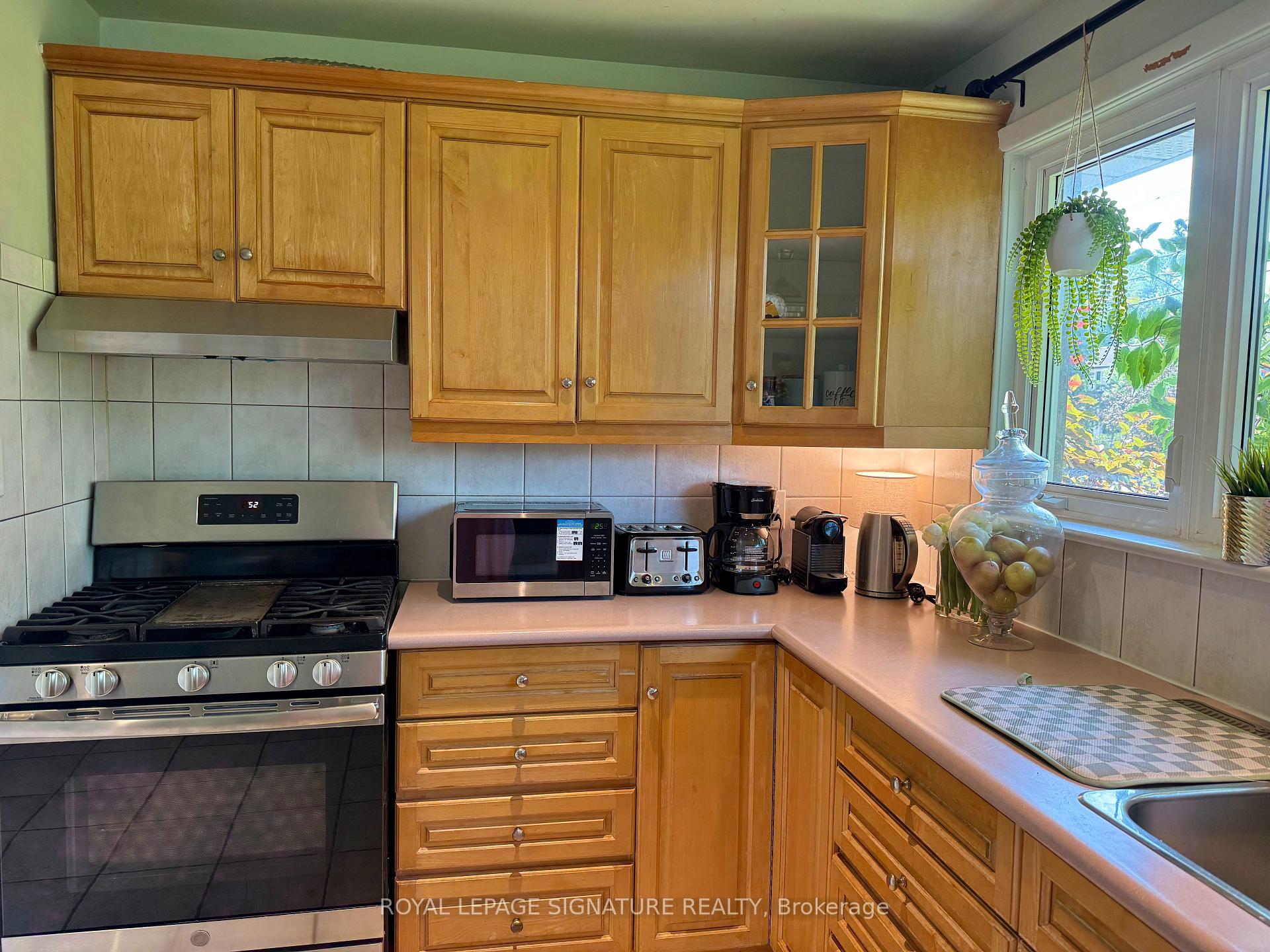 Photo 8 of 1350 Rebecca Street, Oakville, Southwest — HOMEH