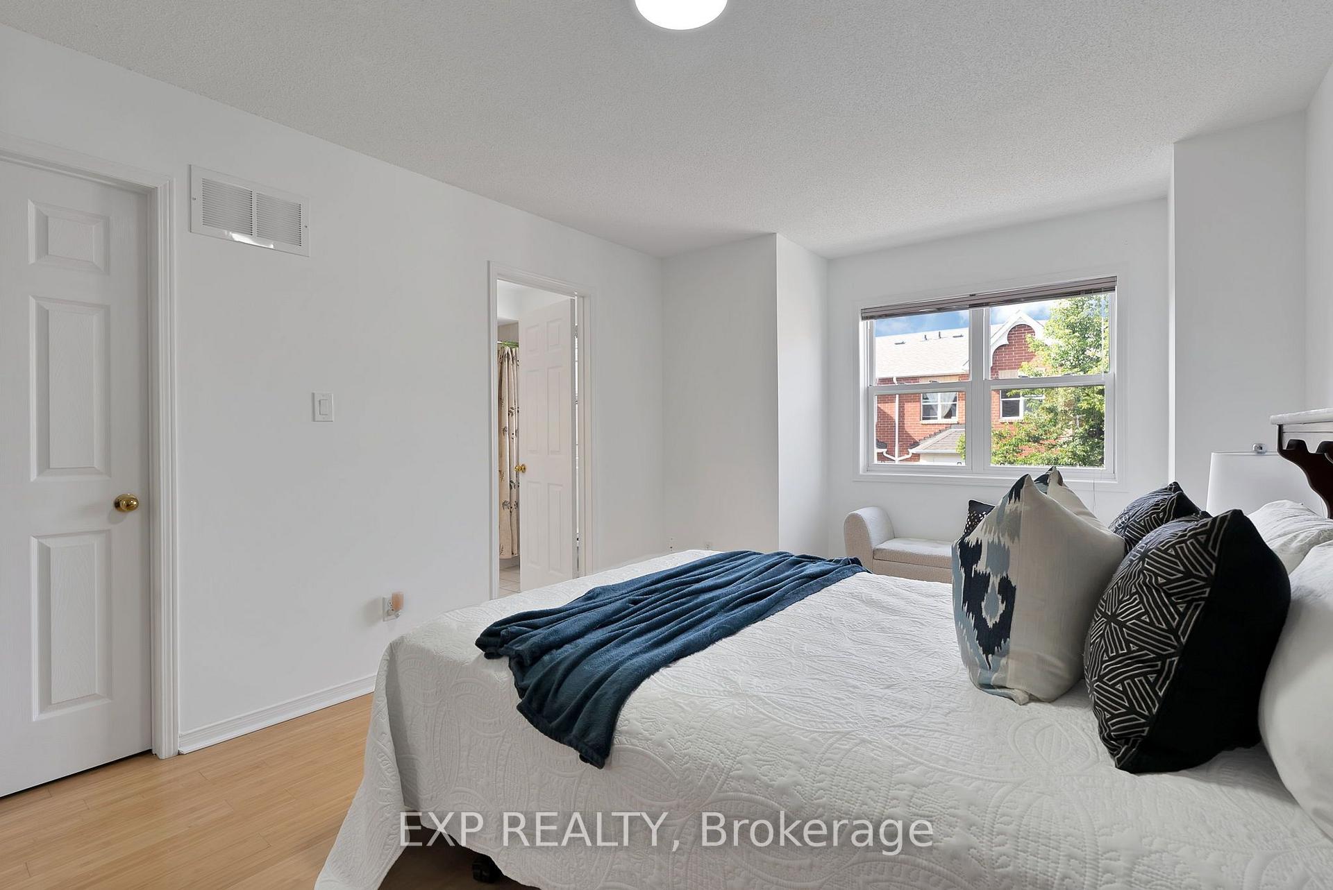 Photo 32 of 11 Maple Park Way, Markham, Milliken Mills West — HOMEH