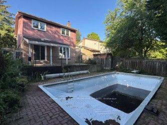Photo 3 of 7246 Ridgeland Crescent, Mississauga, Meadowvale — HOMEH