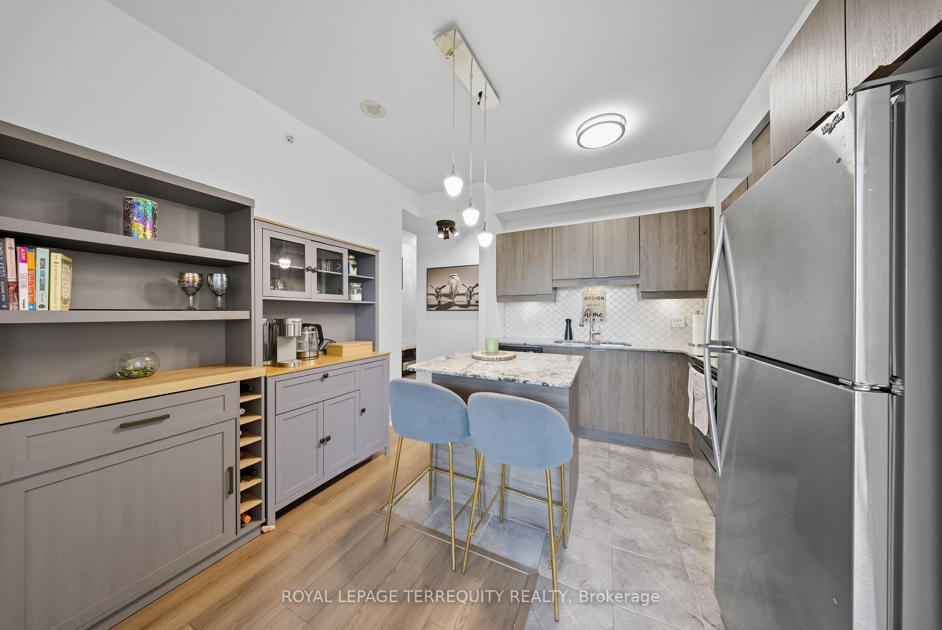 Photo 4 of Unit 902, 2910 Highway 7, Vaughan, Concord — HOMEH