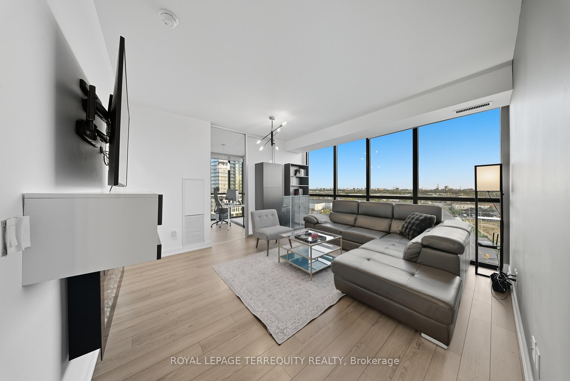 Photo 5 of Unit 902, 2910 Highway 7, Vaughan, Concord — HOMEH