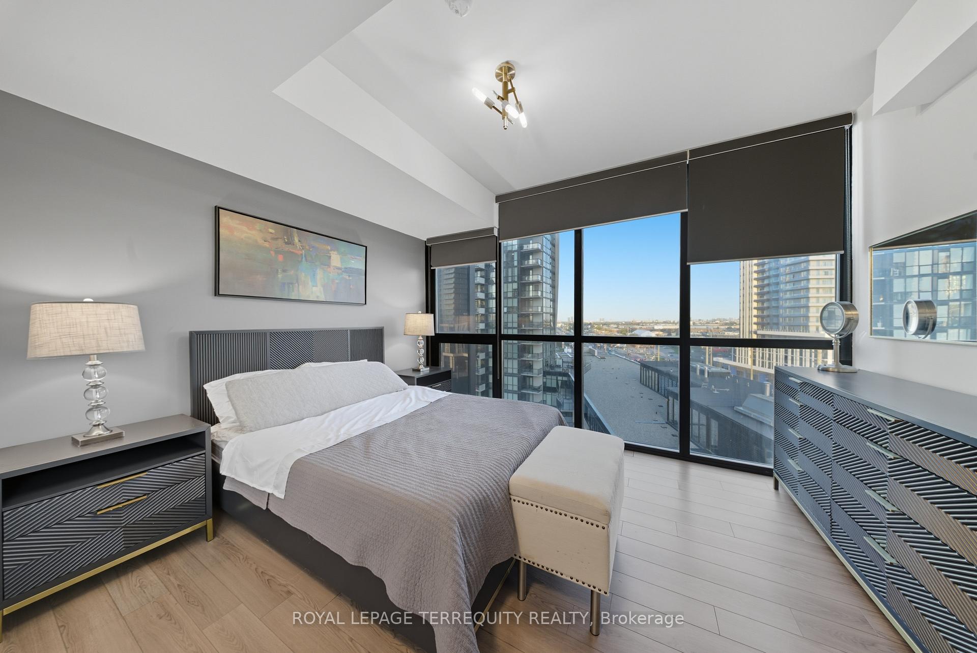 Photo 8 of Unit 902, 2910 Highway 7, Vaughan, Concord — HOMEH