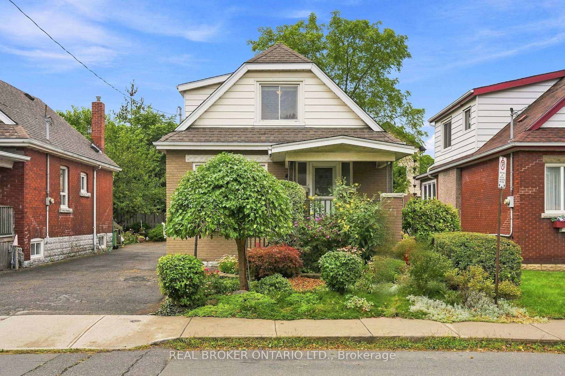 Photo 2 of 51 Barons Avenue N, Hamilton, Homeside — HOMEH