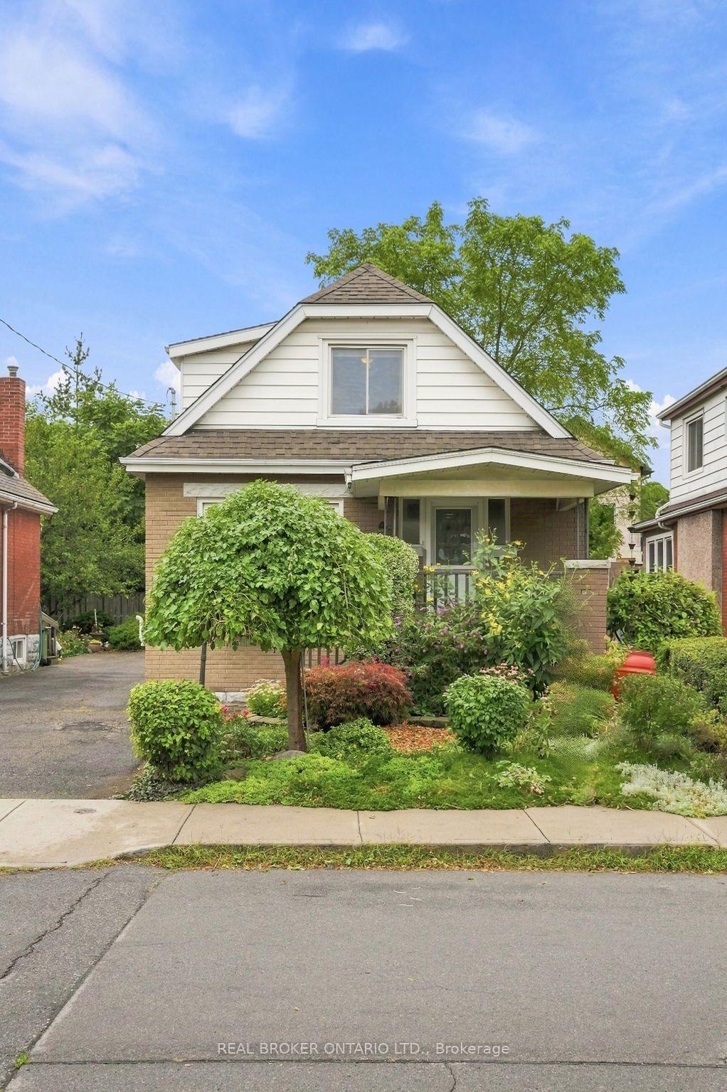 Photo 3 of 51 Barons Avenue N, Hamilton, Homeside — HOMEH