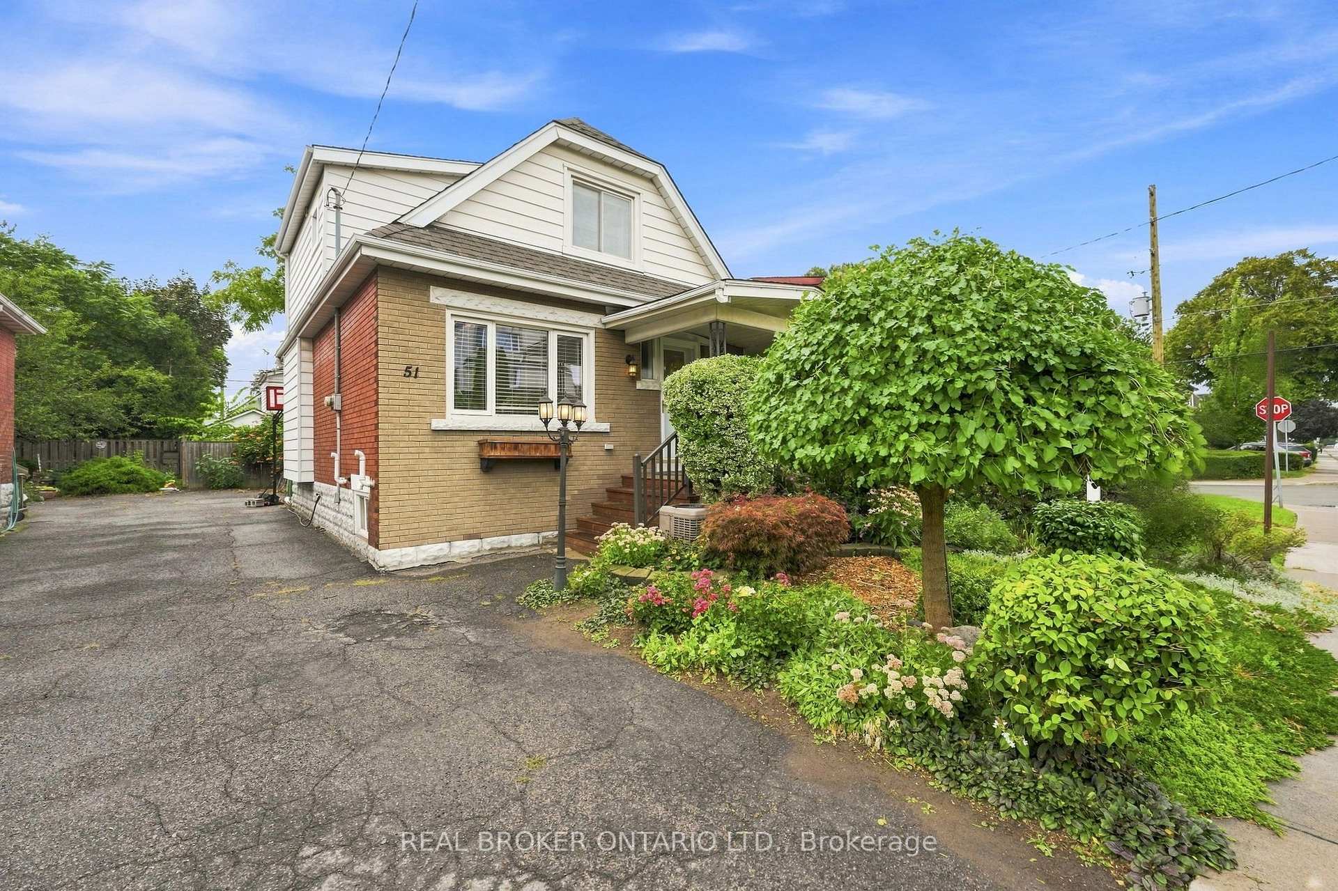Photo 5 of 51 Barons Avenue N, Hamilton, Homeside — HOMEH