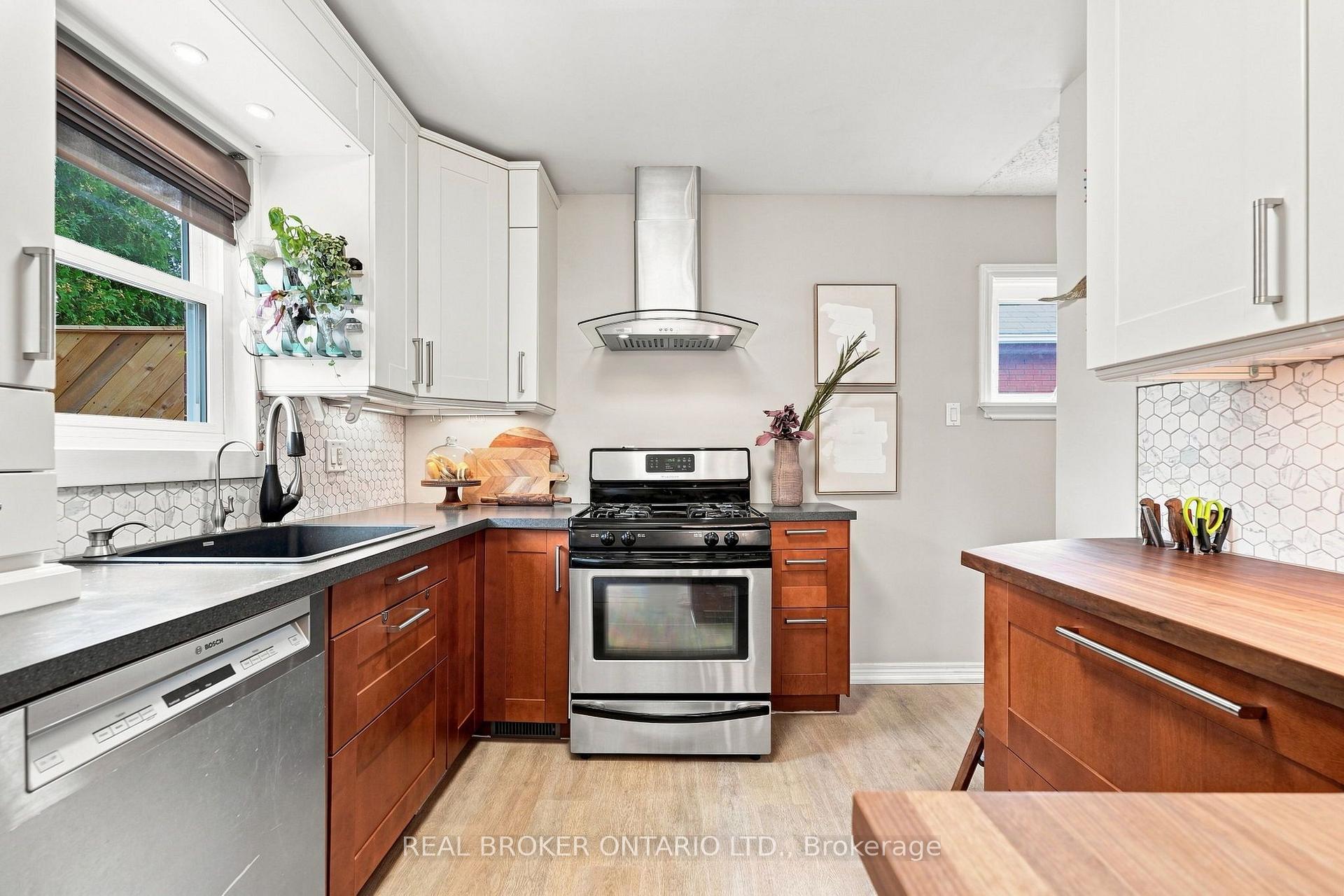 Photo 14 of 51 Barons Avenue N, Hamilton, Homeside — HOMEH