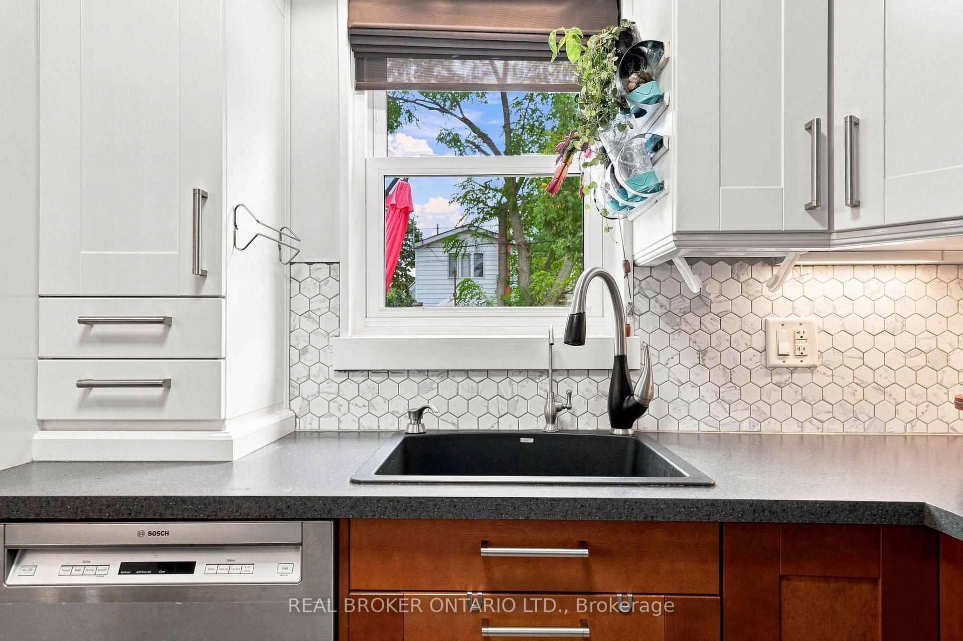 Photo 17 of 51 Barons Avenue N, Hamilton, Homeside — HOMEH