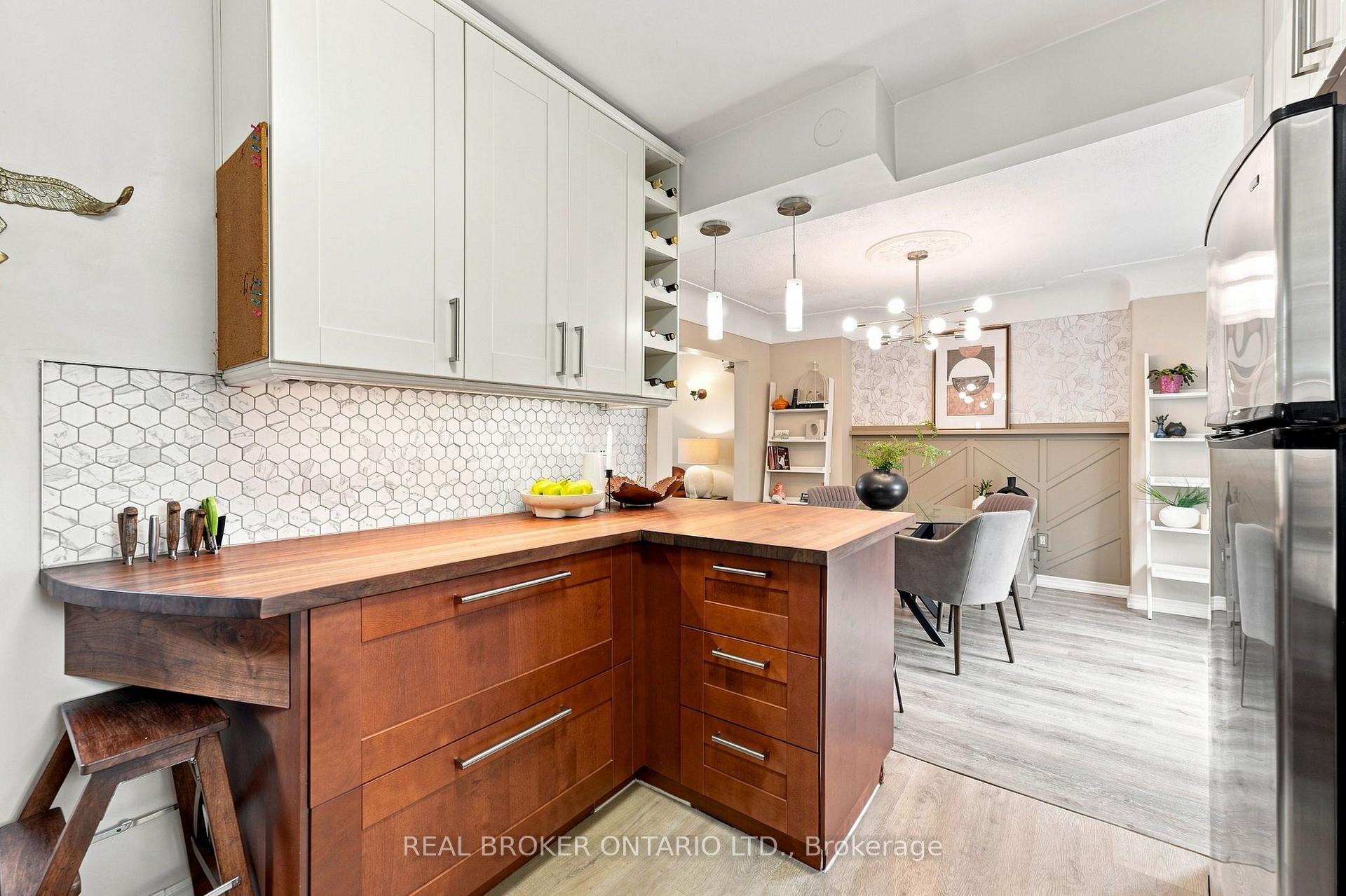 Photo 20 of 51 Barons Avenue N, Hamilton, Homeside — HOMEH