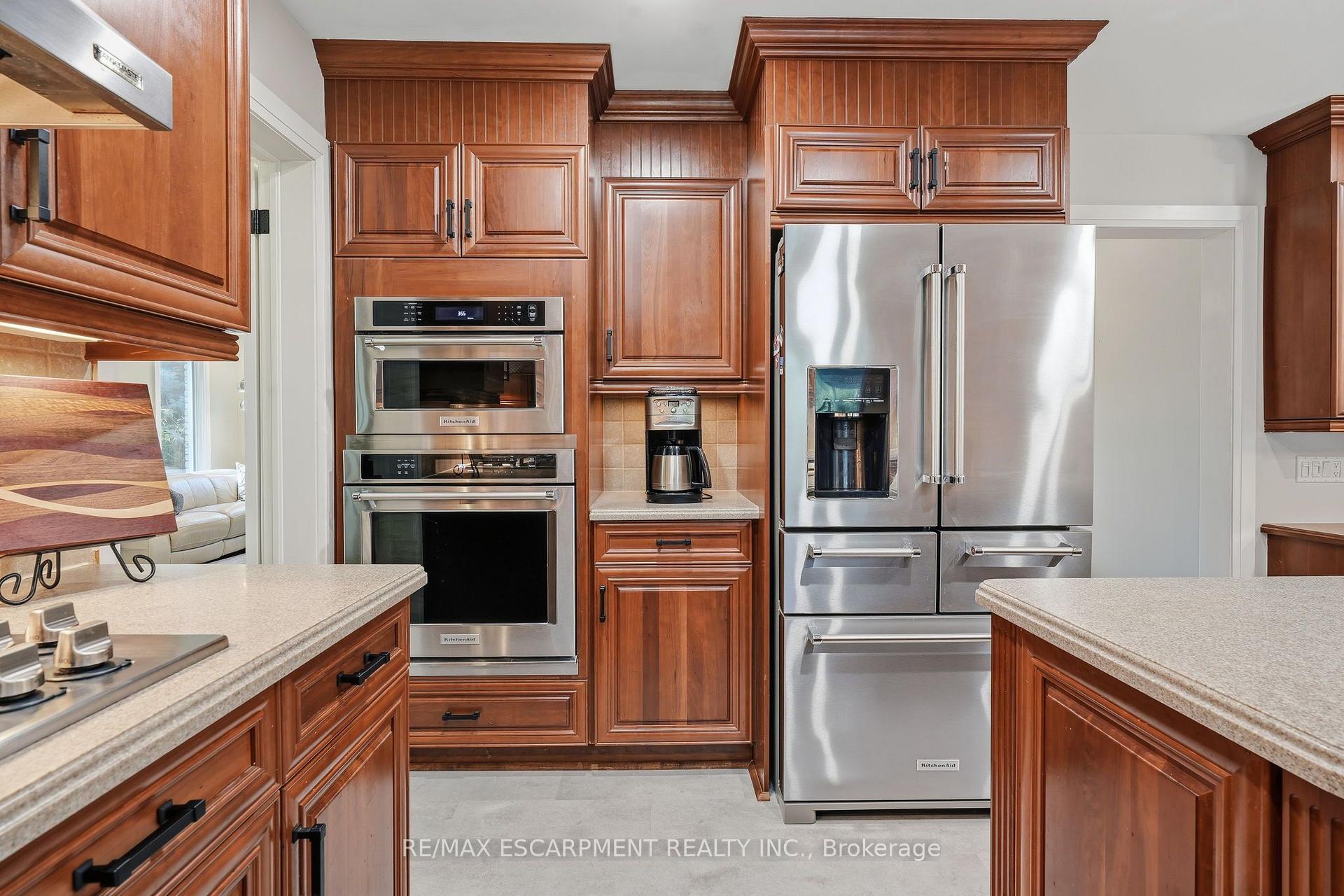 Photo 15 of 48 Woodend Drive, Hamilton, Rural Flamborough — HOMEH