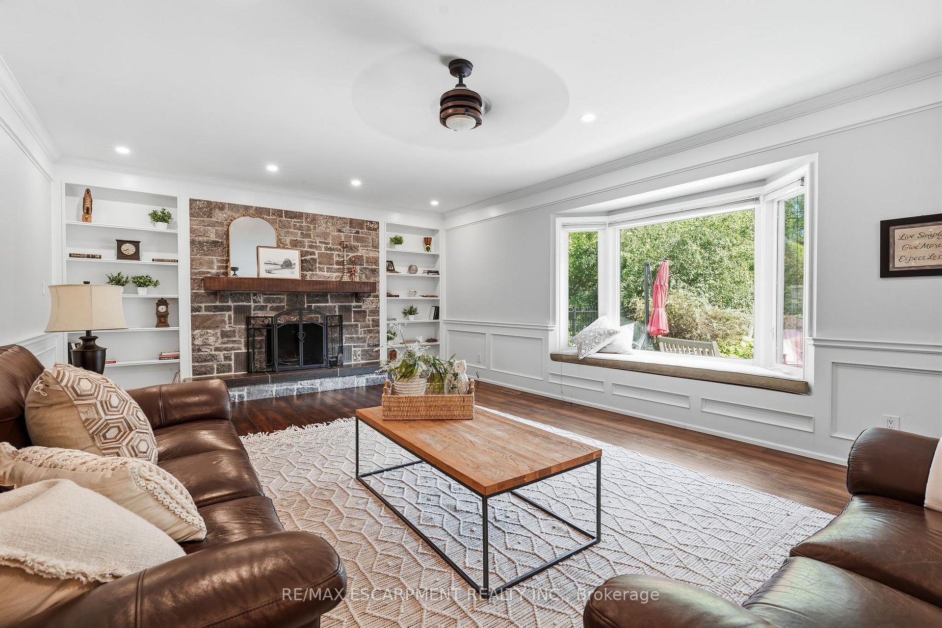 Photo 18 of 48 Woodend Drive, Hamilton, Rural Flamborough — HOMEH
