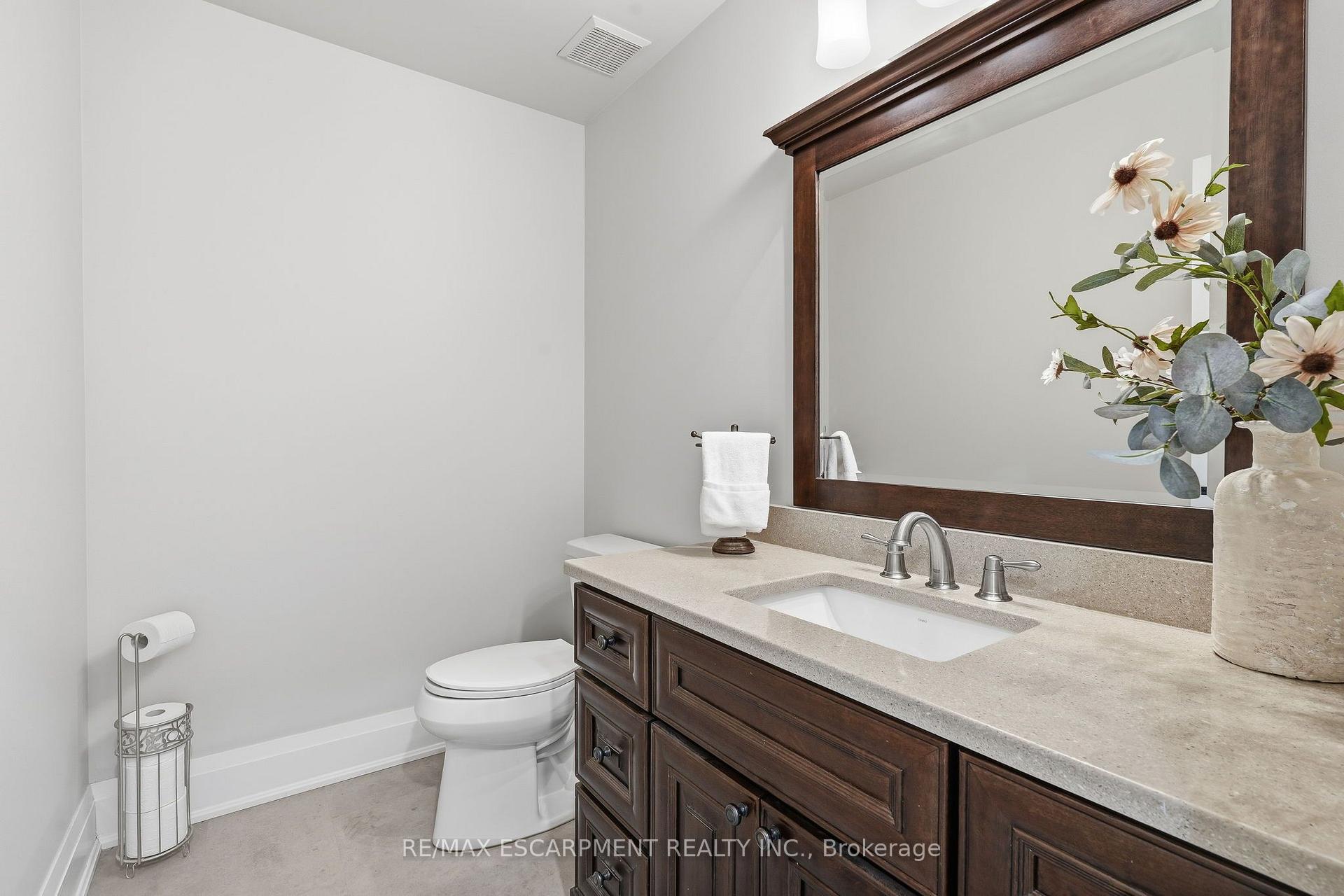 Photo 21 of 48 Woodend Drive, Hamilton, Rural Flamborough — HOMEH