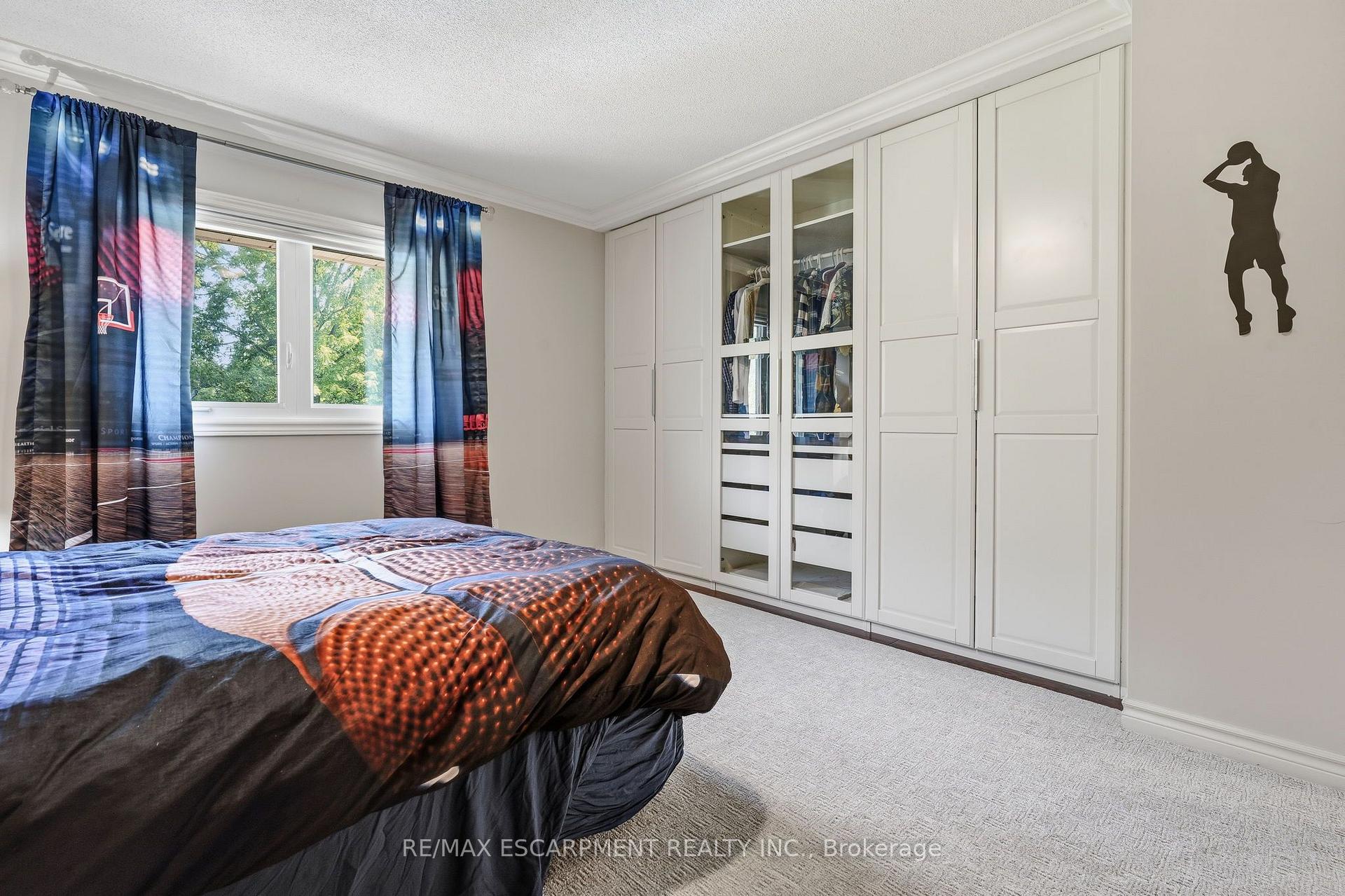 Photo 33 of 48 Woodend Drive, Hamilton, Rural Flamborough — HOMEH