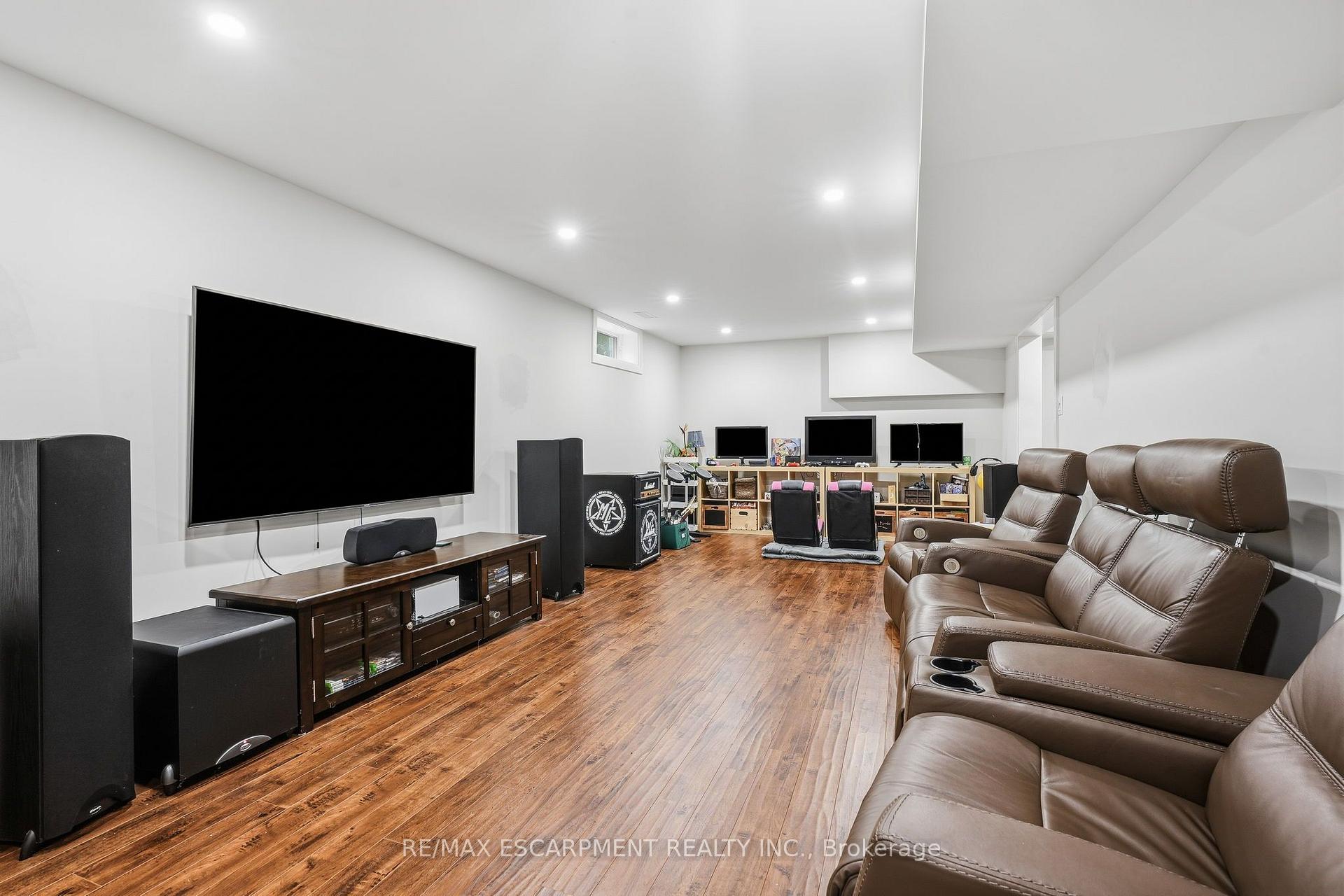 Photo 36 of 48 Woodend Drive, Hamilton, Rural Flamborough — HOMEH