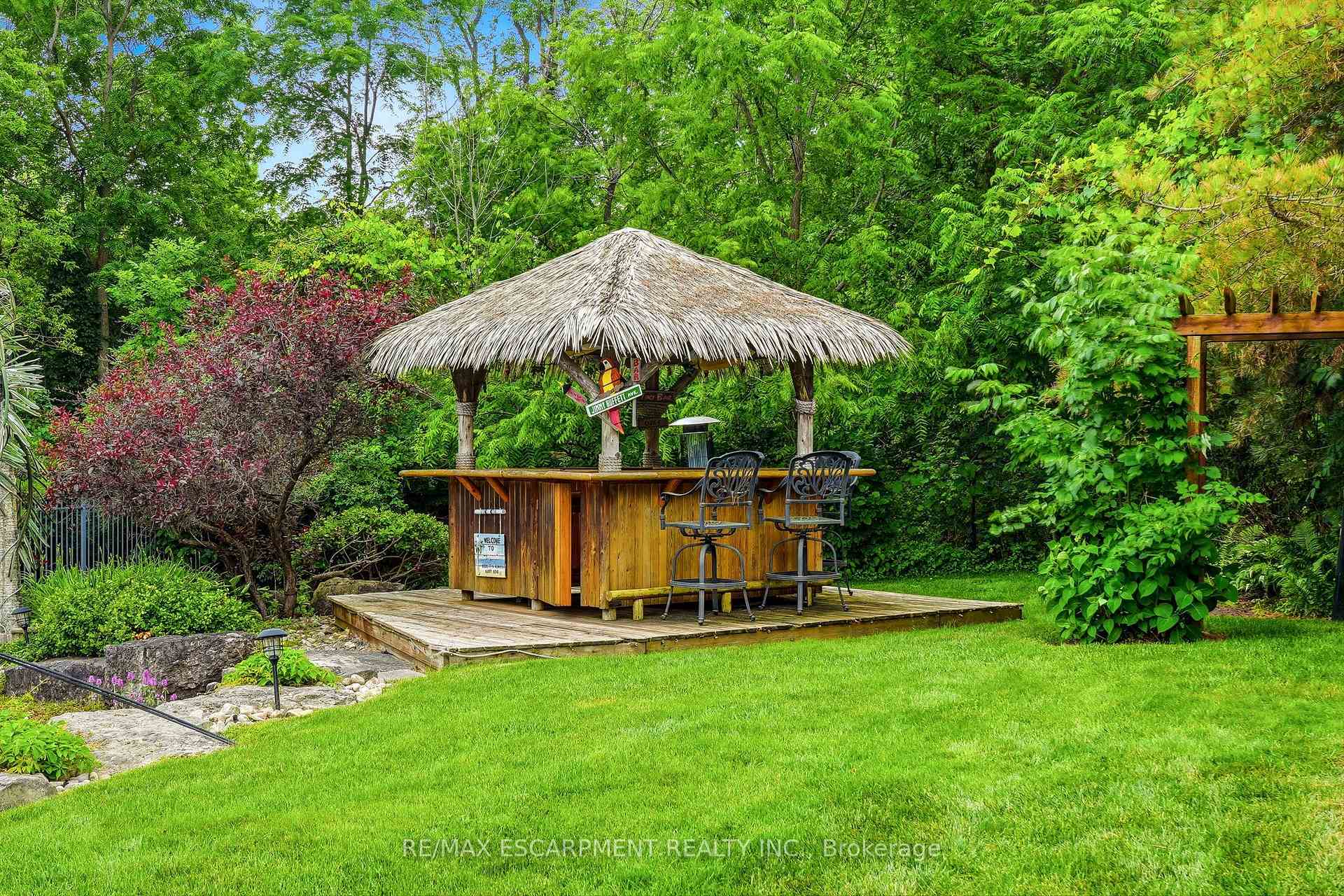 Photo 43 of 48 Woodend Drive, Hamilton, Rural Flamborough — HOMEH