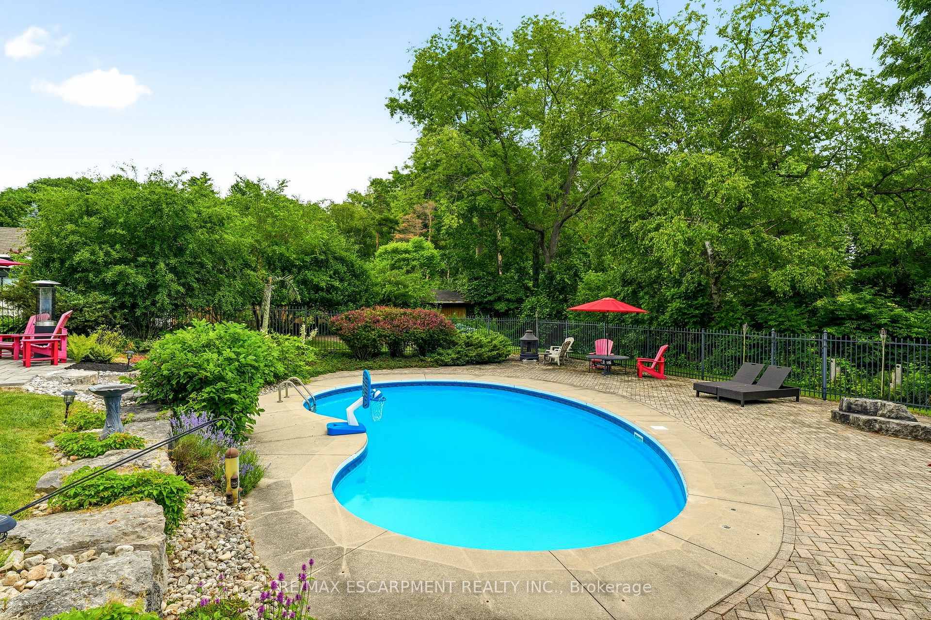 Photo 45 of 48 Woodend Drive, Hamilton, Rural Flamborough — HOMEH