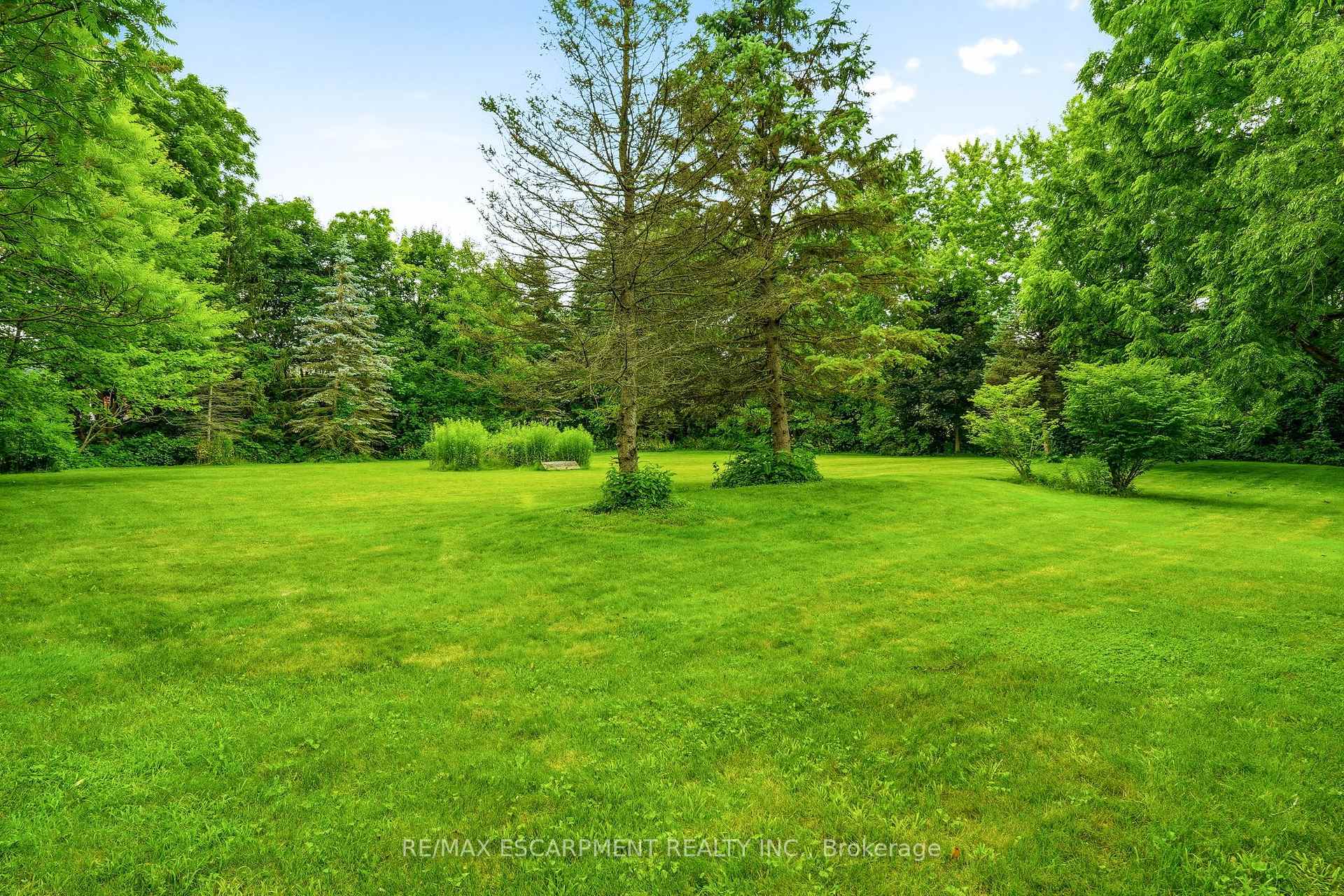Photo 46 of 48 Woodend Drive, Hamilton, Rural Flamborough — HOMEH