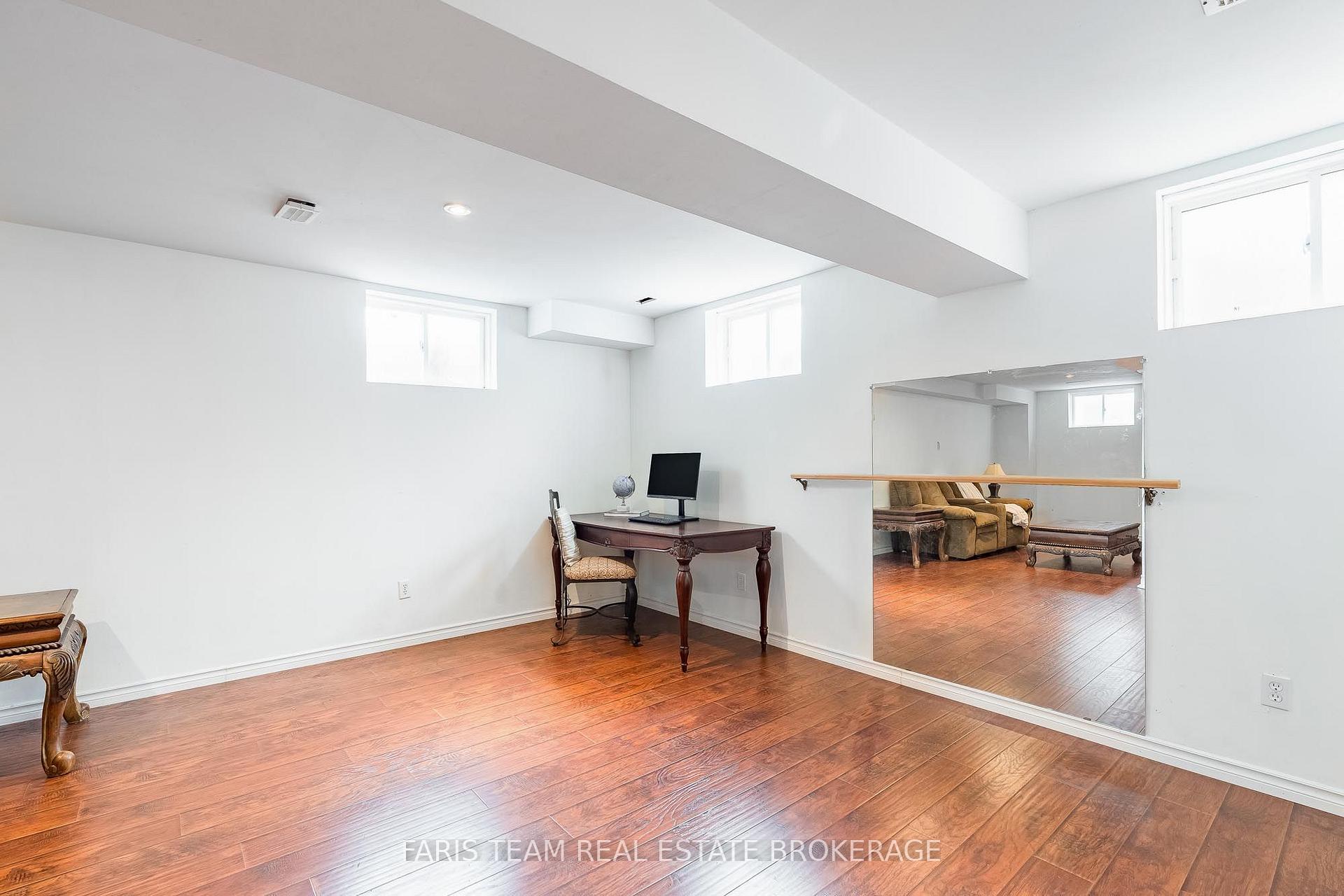 Photo 7 of 33 Auburn Court, Barrie, Ardagh — HOMEH