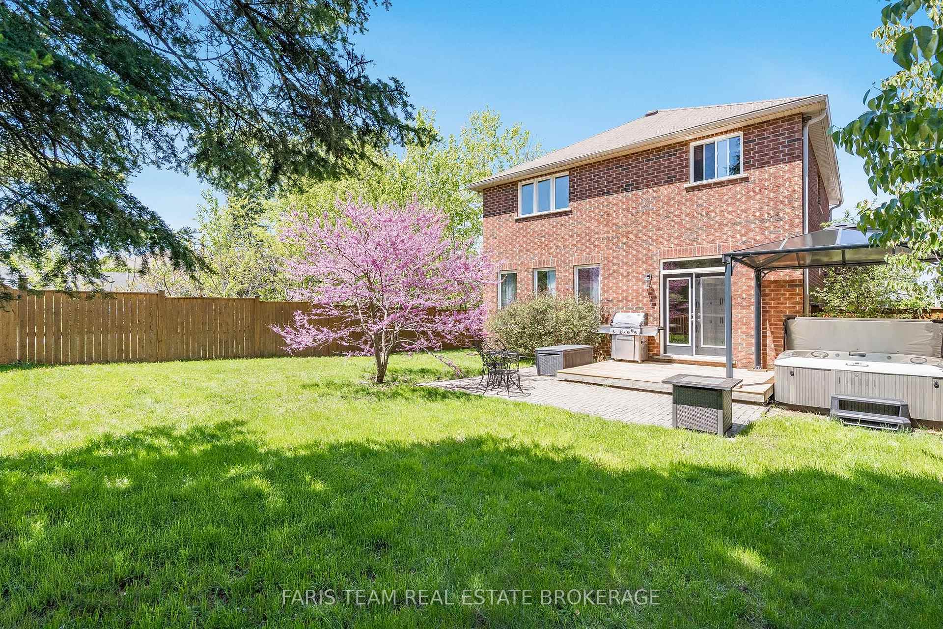 Photo 8 of 33 Auburn Court, Barrie, Ardagh — HOMEH