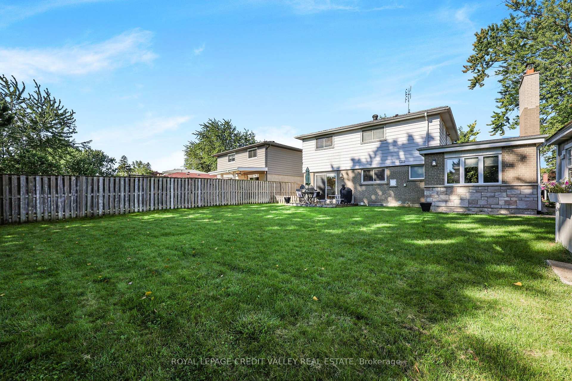 Photo 47 of 31 Melville Crescent, Brampton, Brampton East — HOMEH