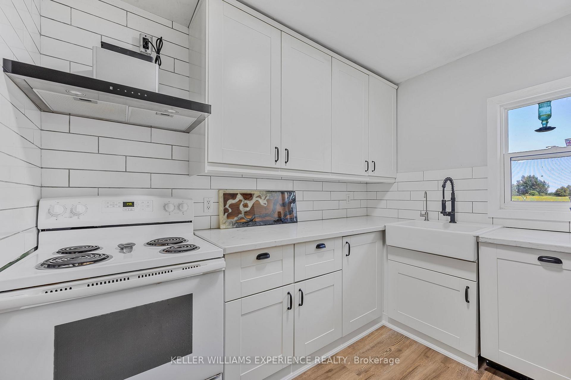 Photo 5 of 3829 Crossland Road, Springwater, Rural Springwater — HOMEH