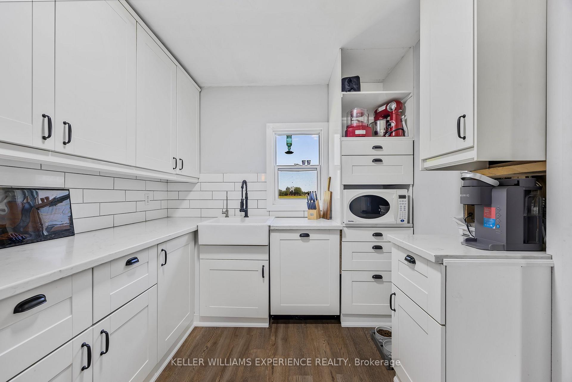 Photo 7 of 3829 Crossland Road, Springwater, Rural Springwater — HOMEH