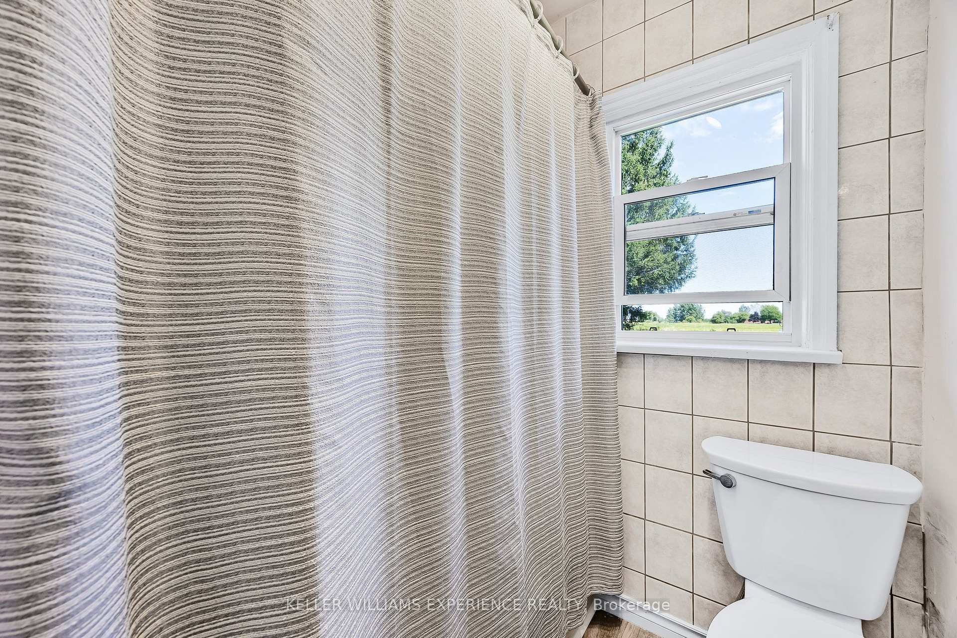 Photo 12 of 3829 Crossland Road, Springwater, Rural Springwater — HOMEH